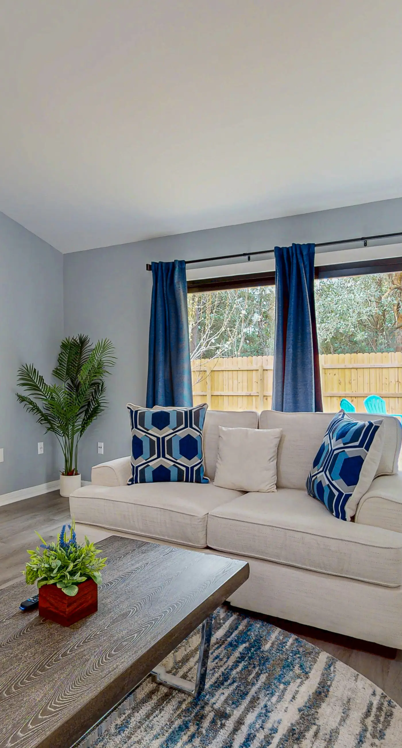 Cozy dog-friendly duplex with private yard and close to everything