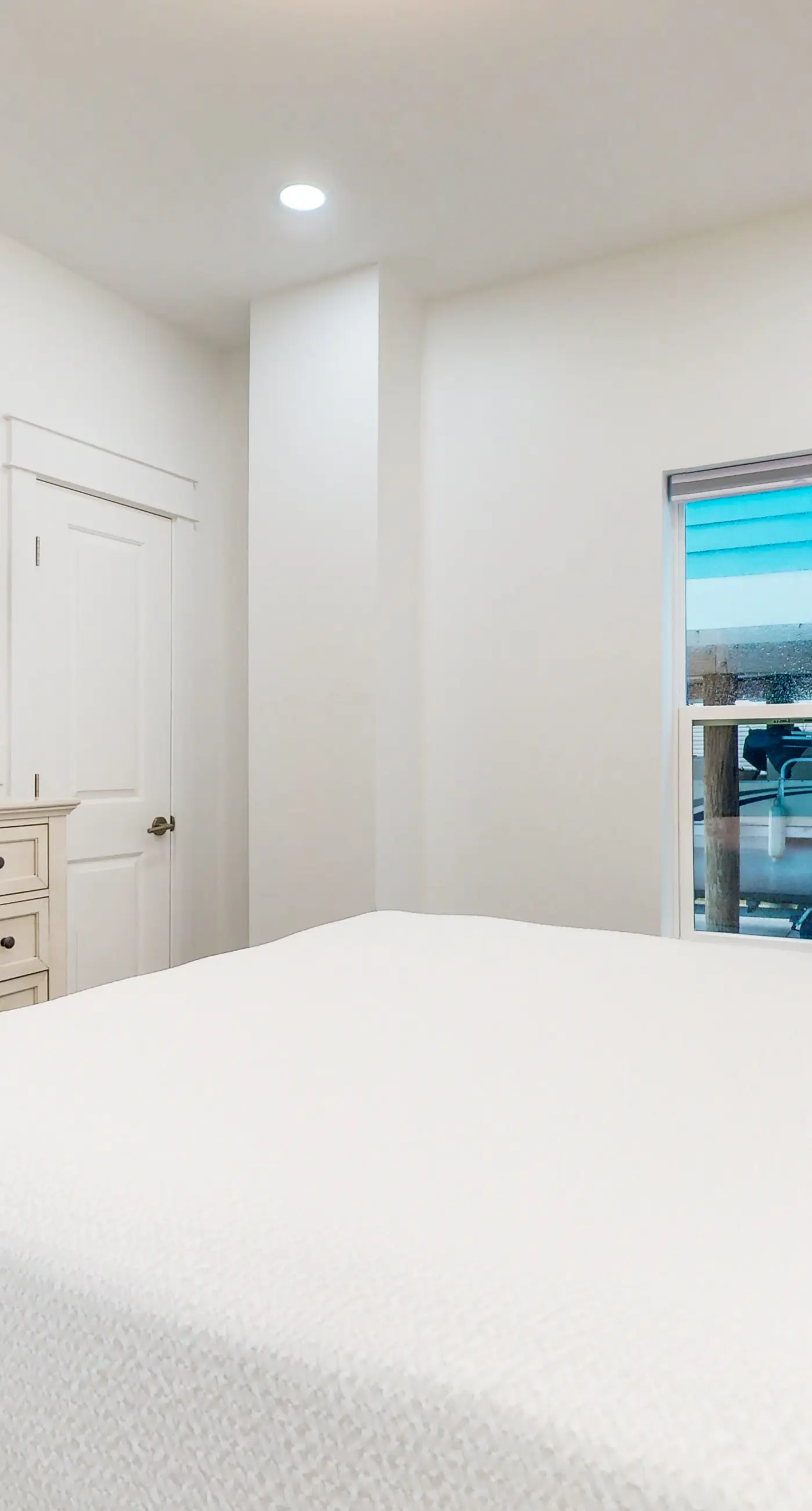 Beautiful dog-friendly condo, private washer&dryer and close to beach