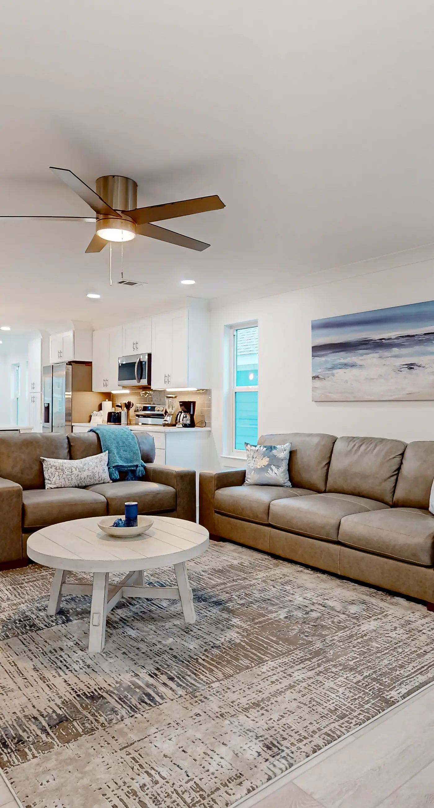 Gorgeous Dog-Friendly Home with Private W&D and Close to the Beach
