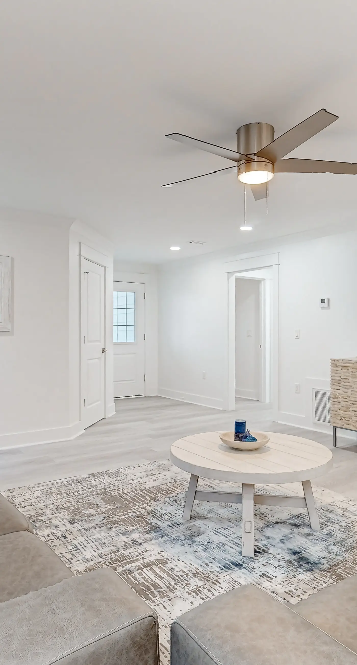 Gorgeous Dog-Friendly Home with Private W&D and Close to the Beach