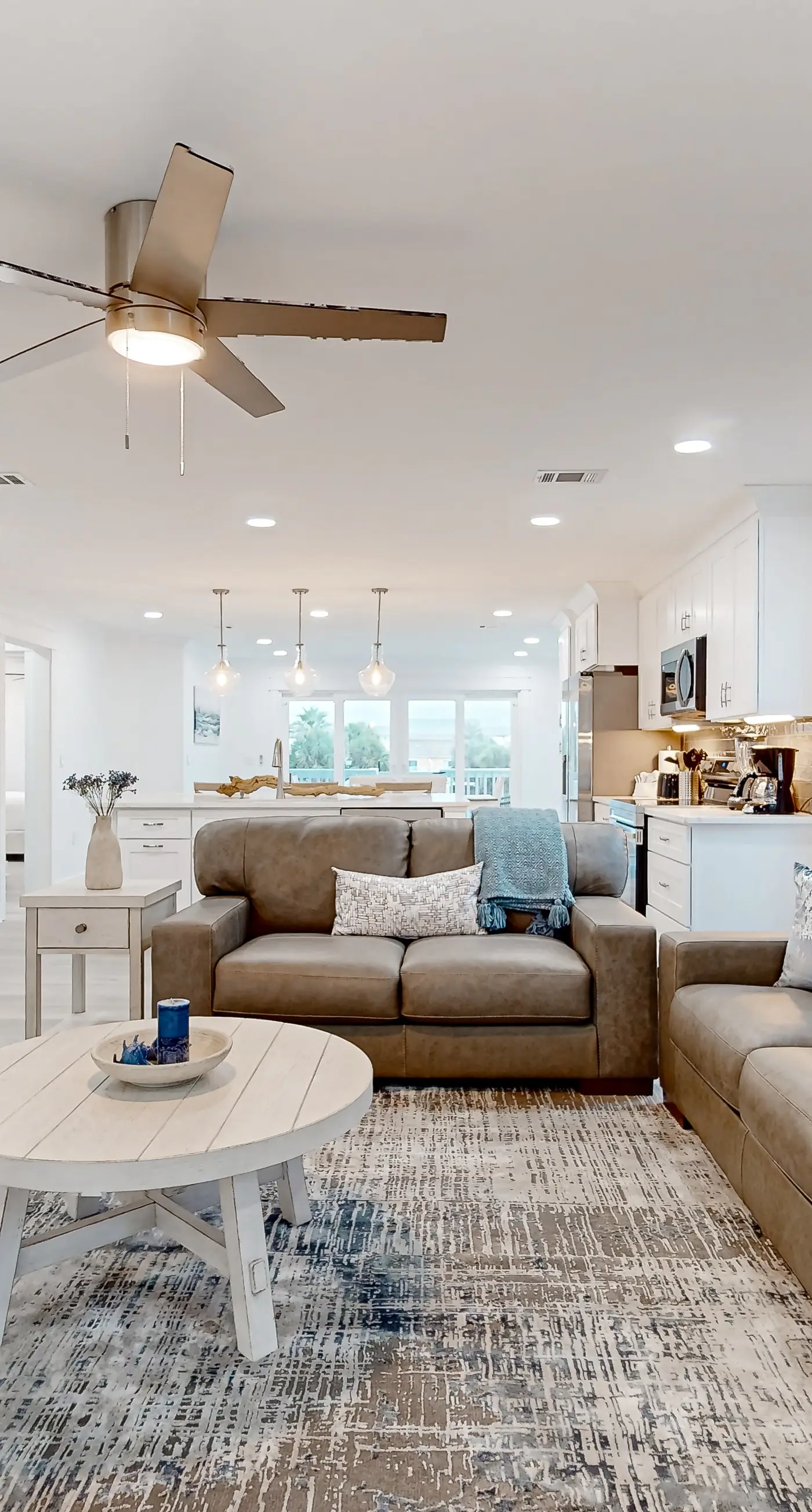 Gorgeous Dog-Friendly Home with Private W&D and Close to the Beach