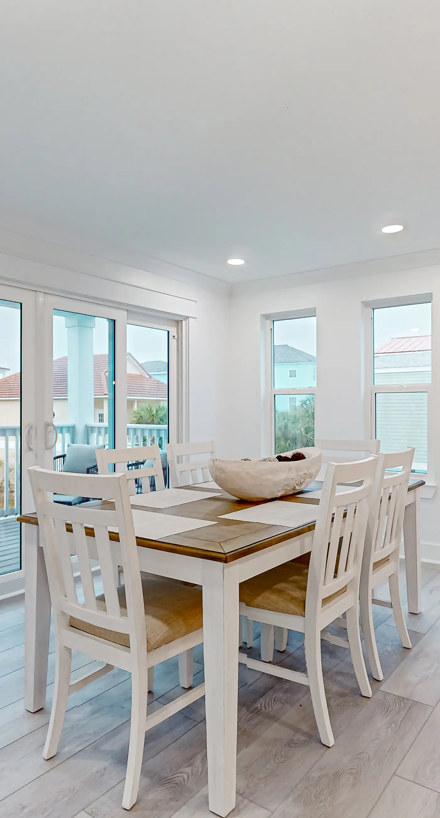 Gorgeous Dog-Friendly Home with Private W&D and Close to the Beach
