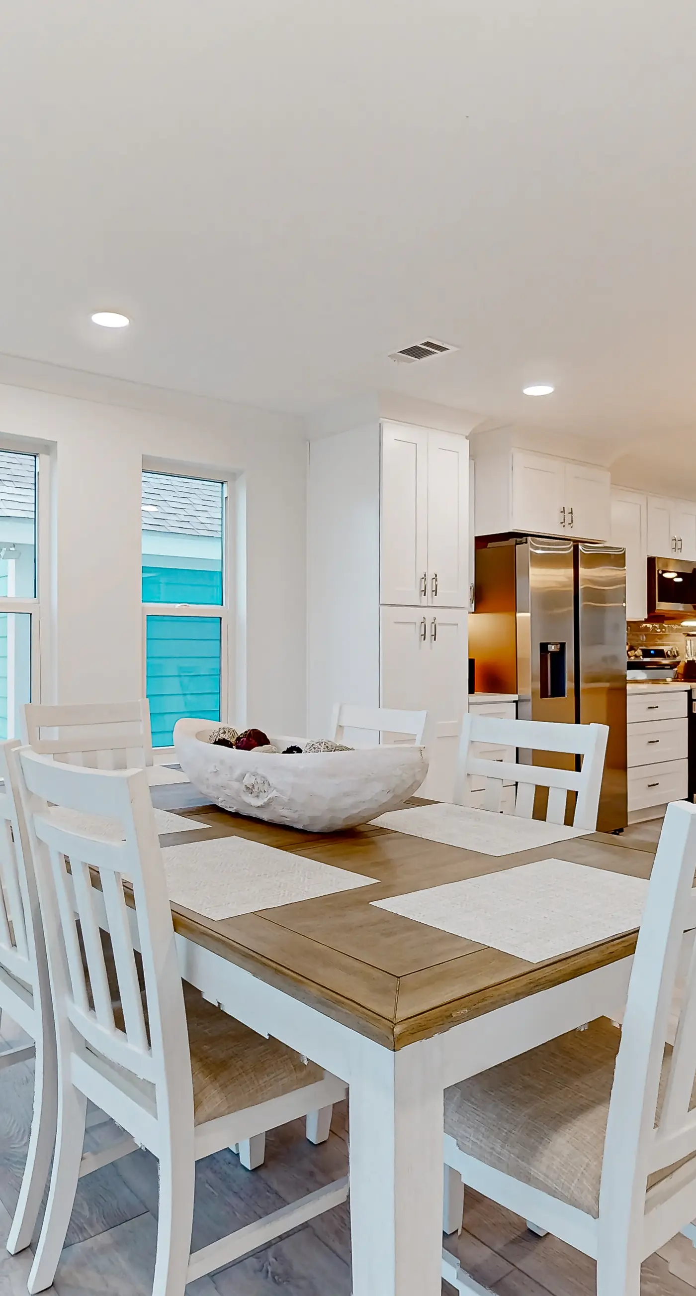 Gorgeous Dog-Friendly Home with Private W&D and Close to the Beach