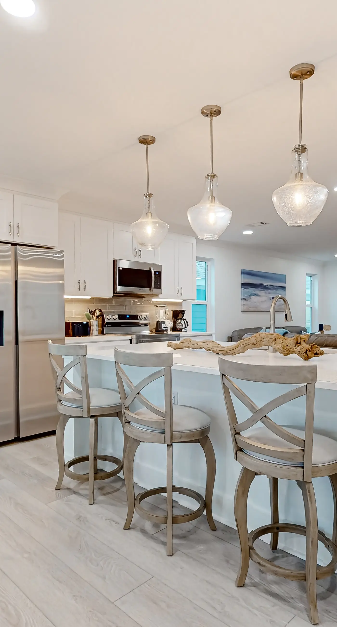 Gorgeous Dog-Friendly Home with Private W&D and Close to the Beach