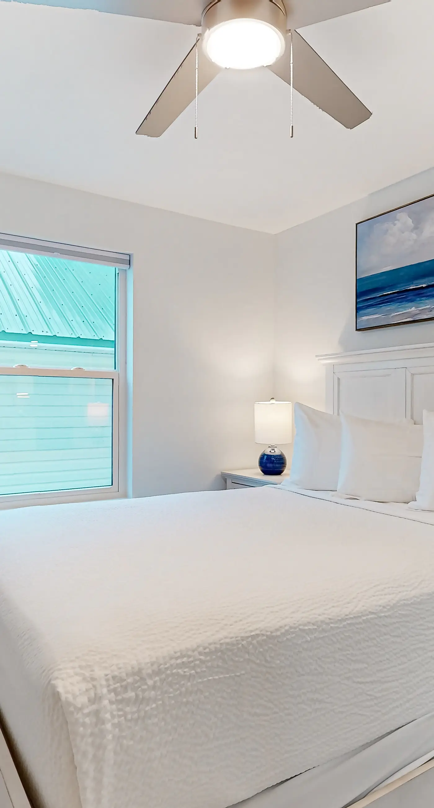Gorgeous Dog-Friendly Home with Private W&D and Close to the Beach