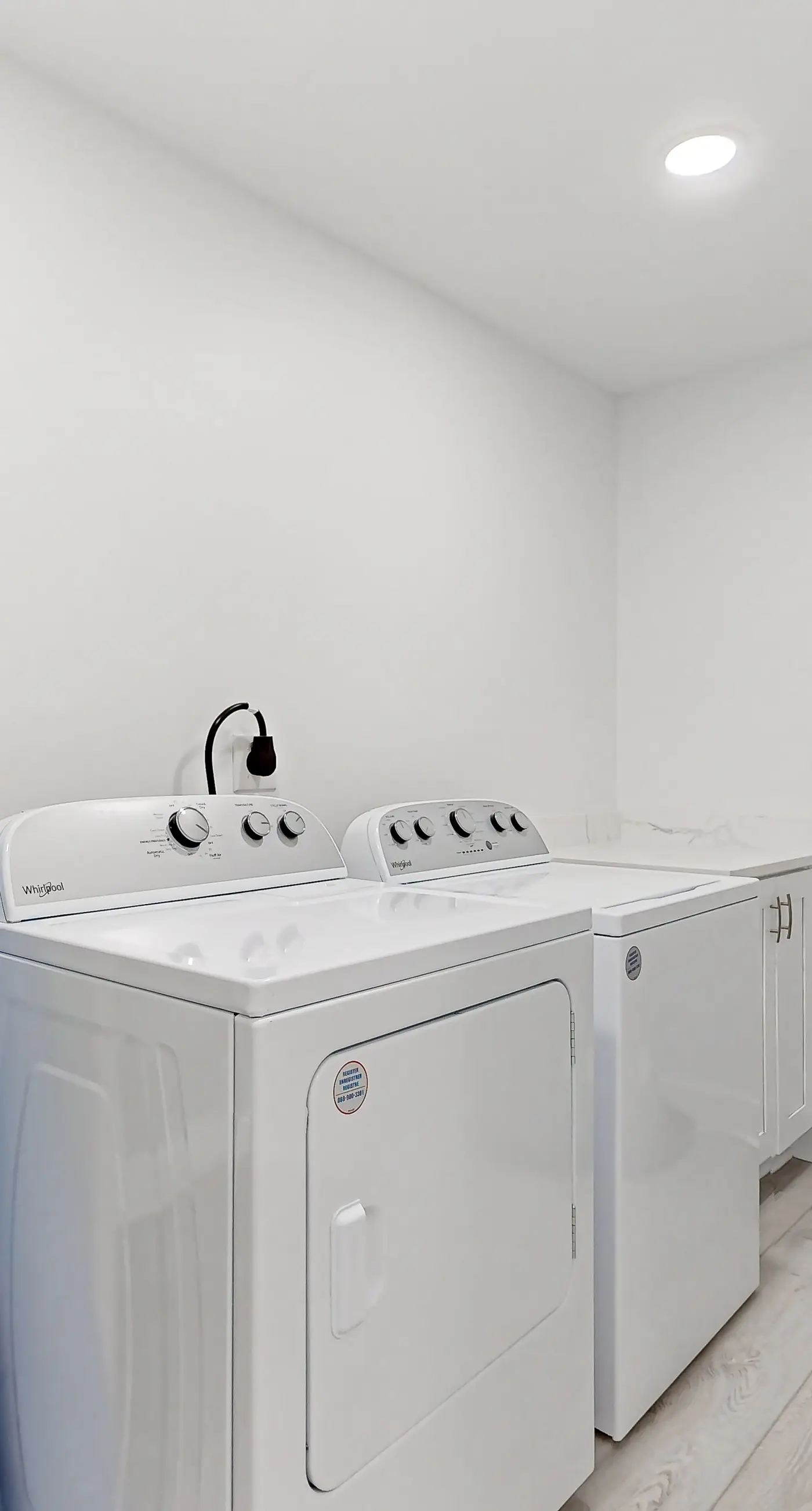 Gorgeous Dog-Friendly Home with Private W&D and Close to the Beach