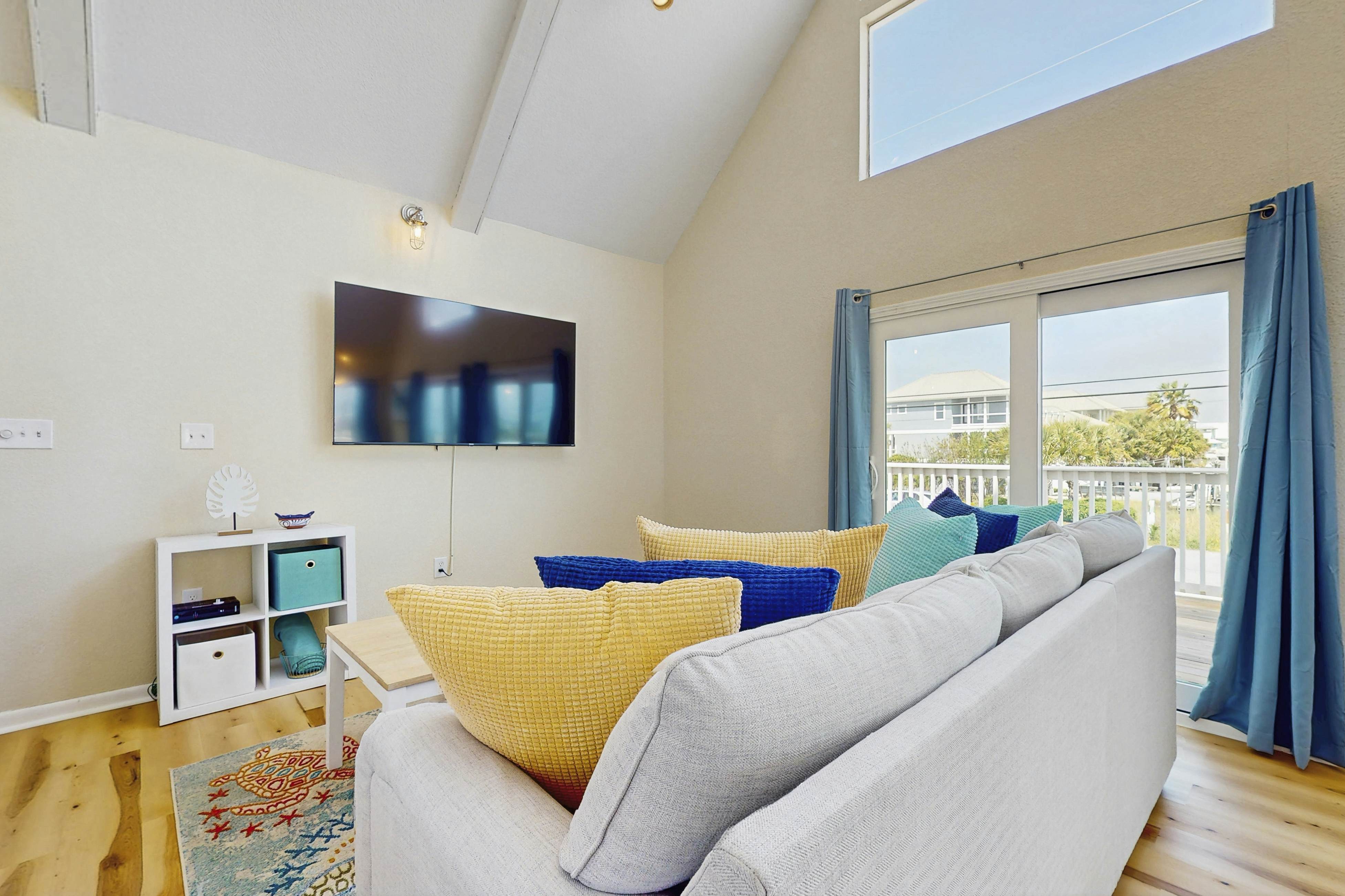 Cozy coastal home with plenty of space and close to beach