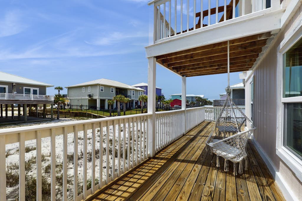 Cozy coastal home with plenty of space and close to beach