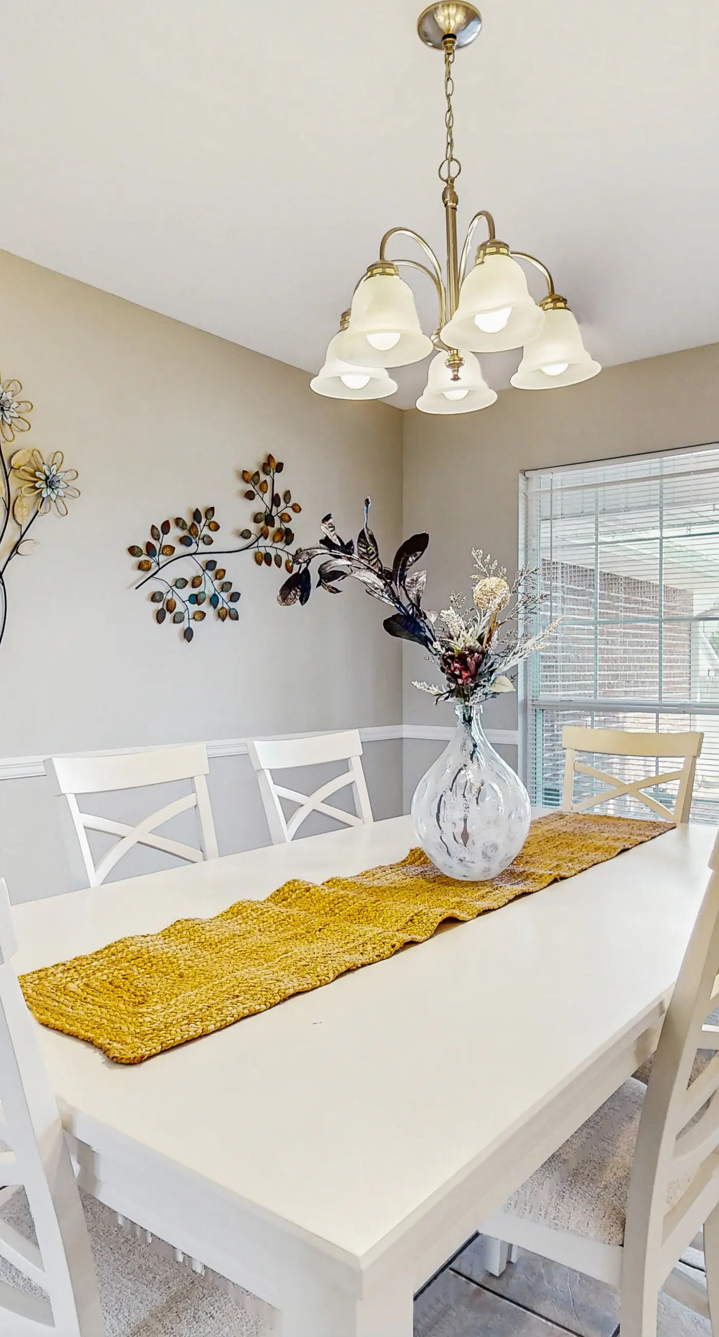 Gorgeous coastal home, dog-friendly, game room and close to everything