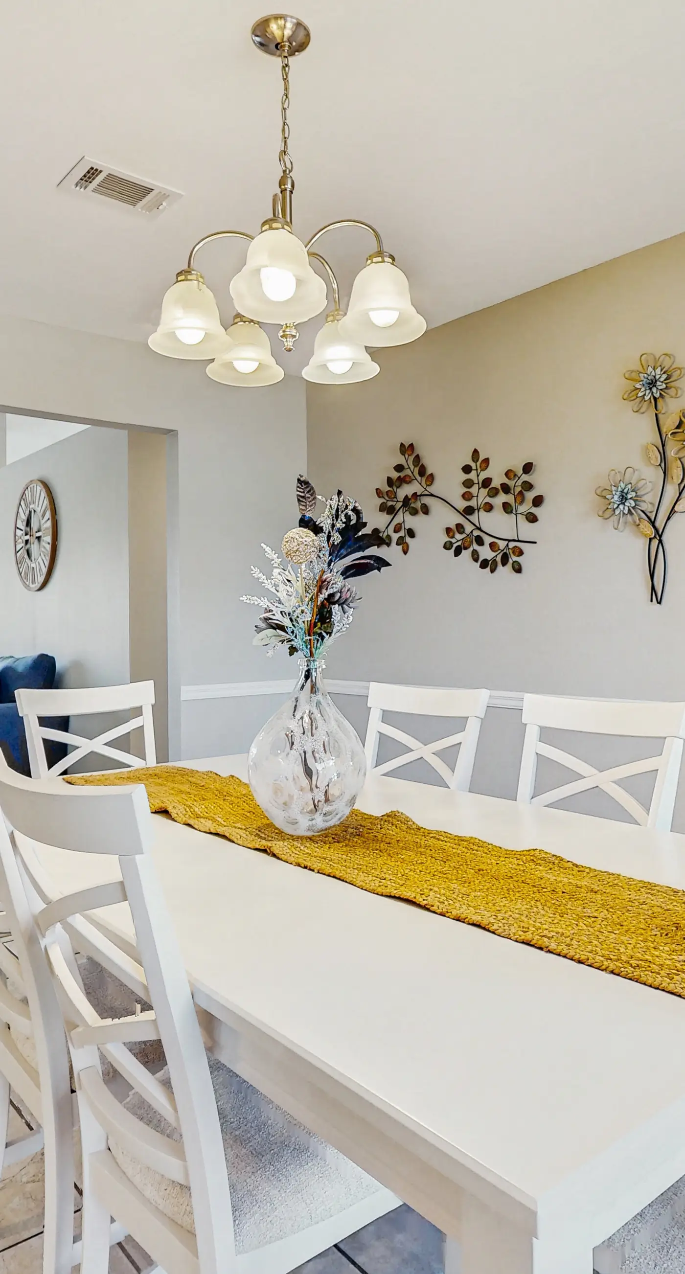 Gorgeous coastal home, dog-friendly, game room and close to everything