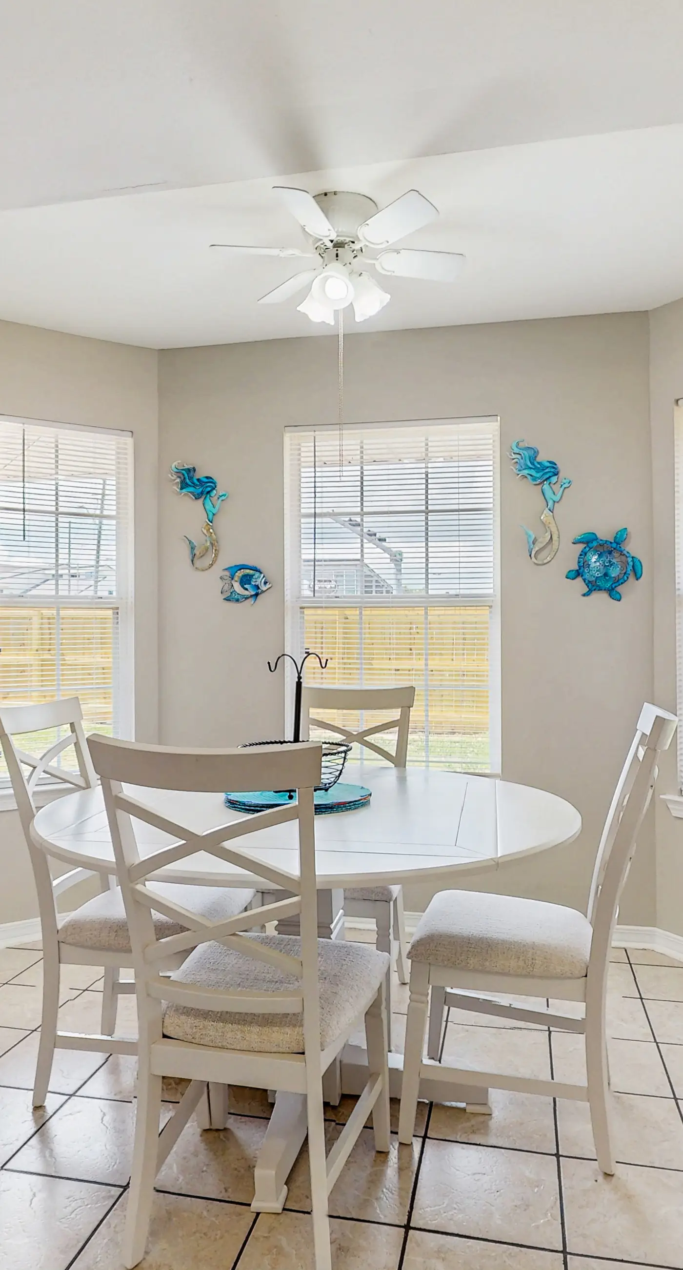 Gorgeous coastal home, dog-friendly, game room and close to everything