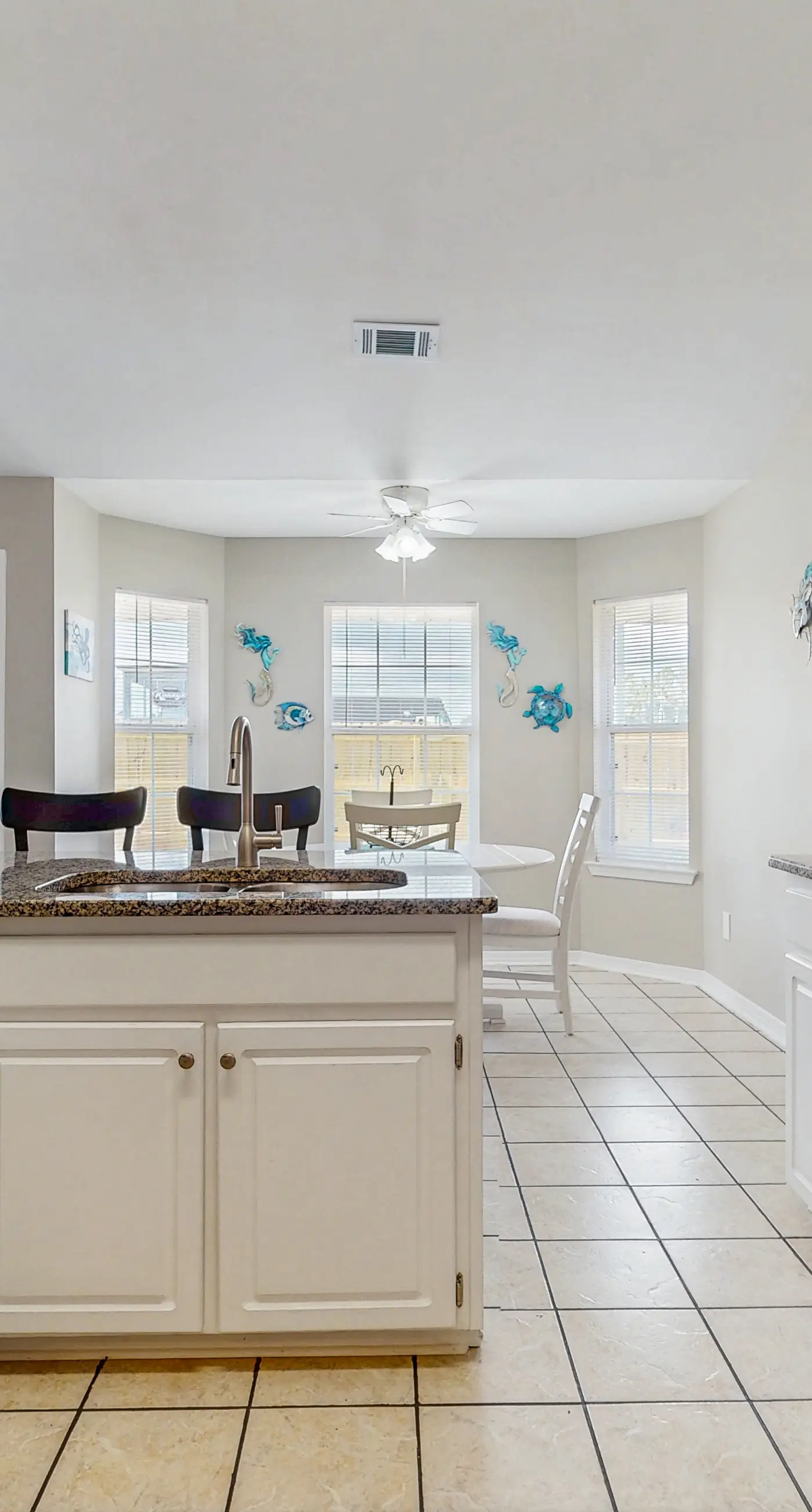 Gorgeous coastal home, dog-friendly, game room and close to everything