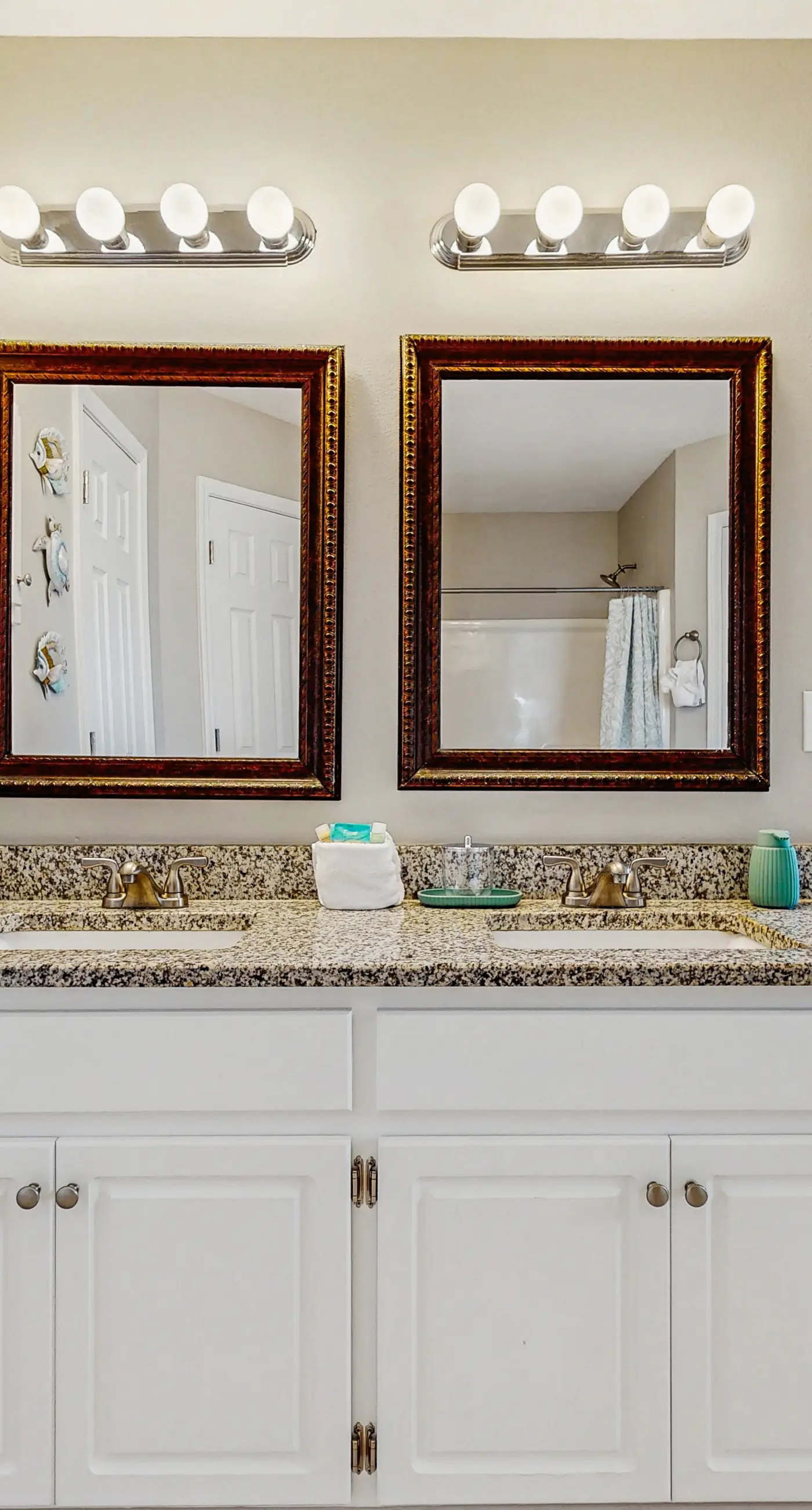 Gorgeous coastal home, dog-friendly, game room and close to everything