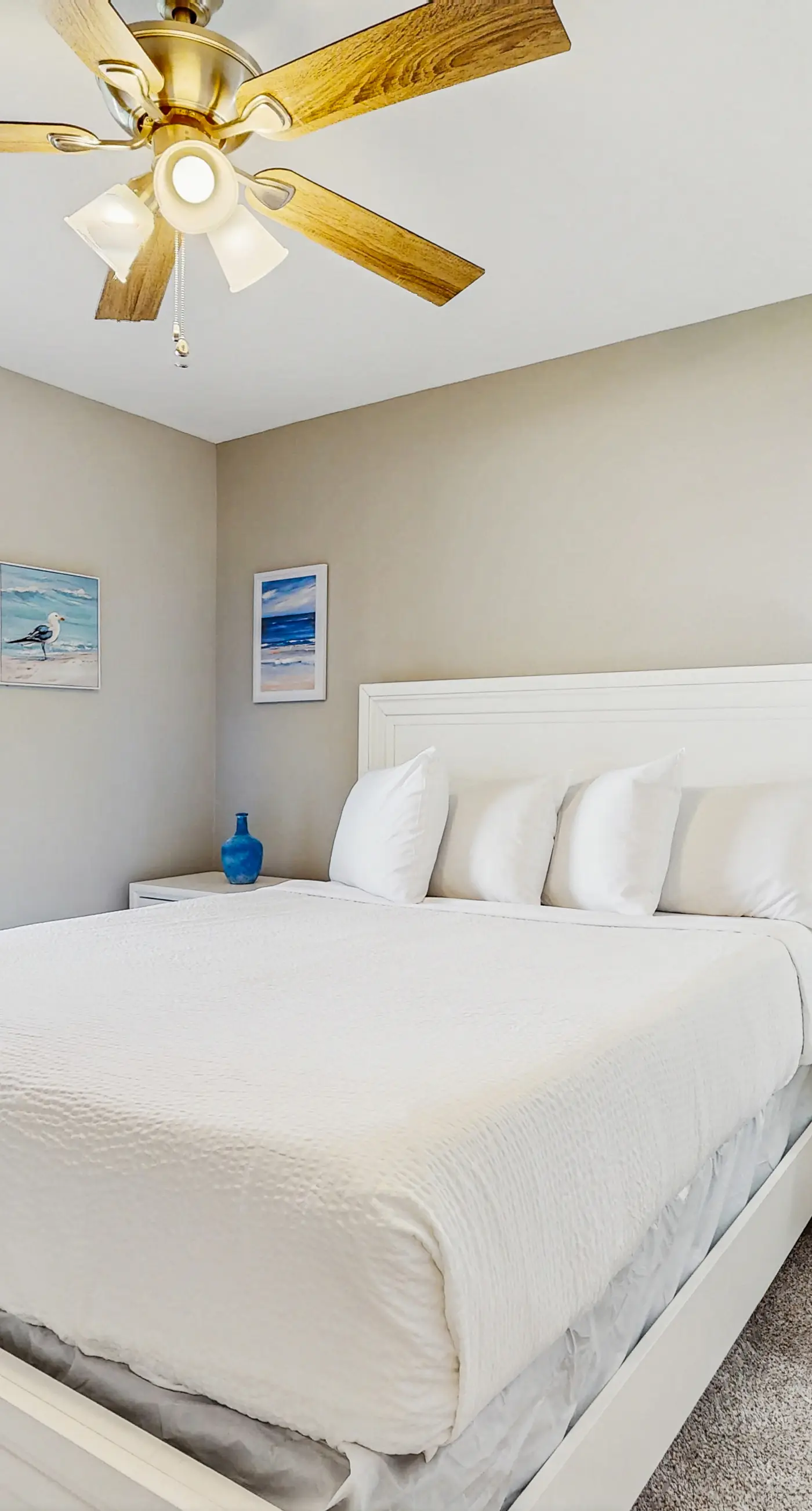 Gorgeous coastal home, dog-friendly, game room and close to everything