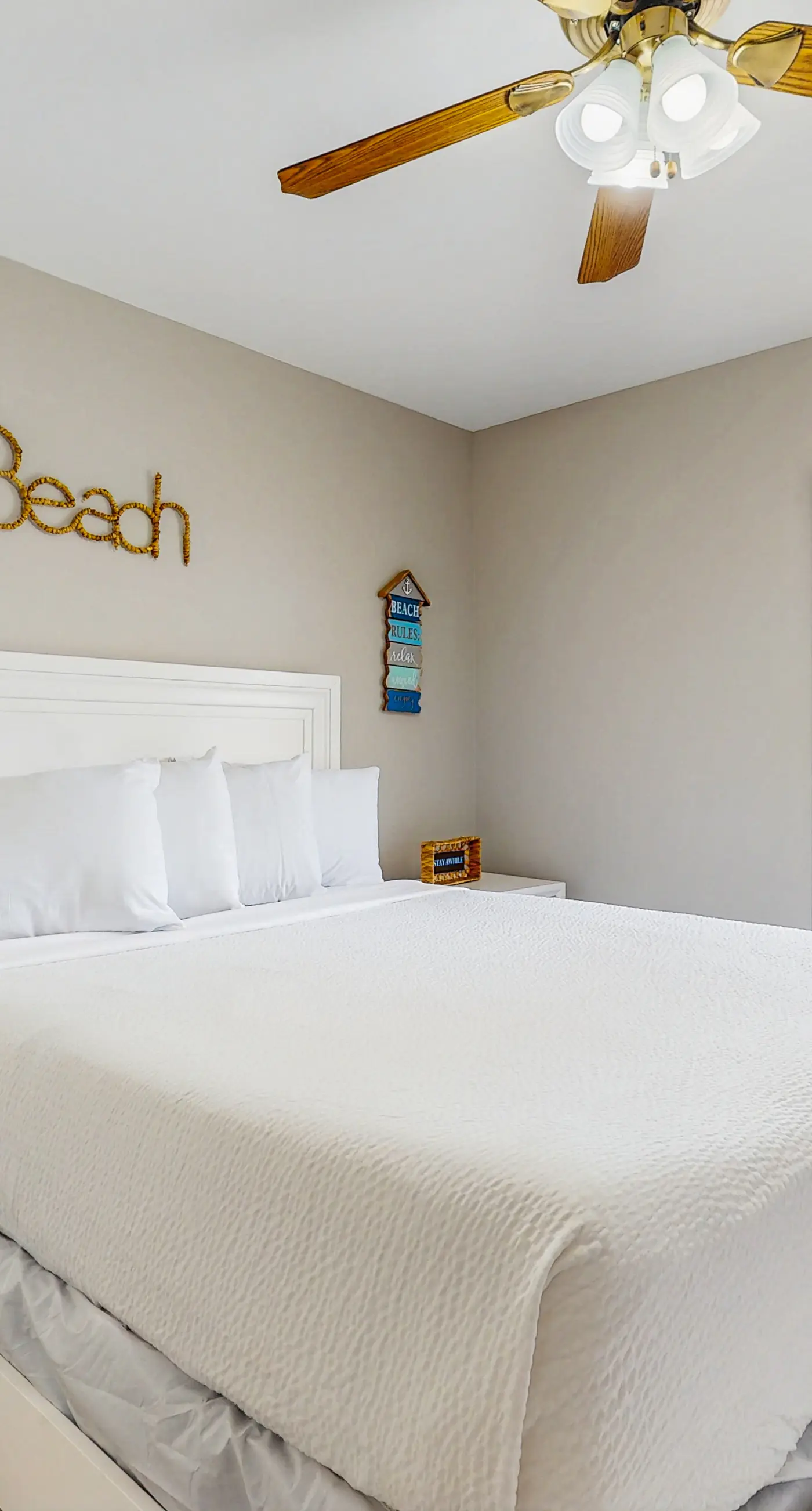 Gorgeous coastal home, dog-friendly, game room and close to everything