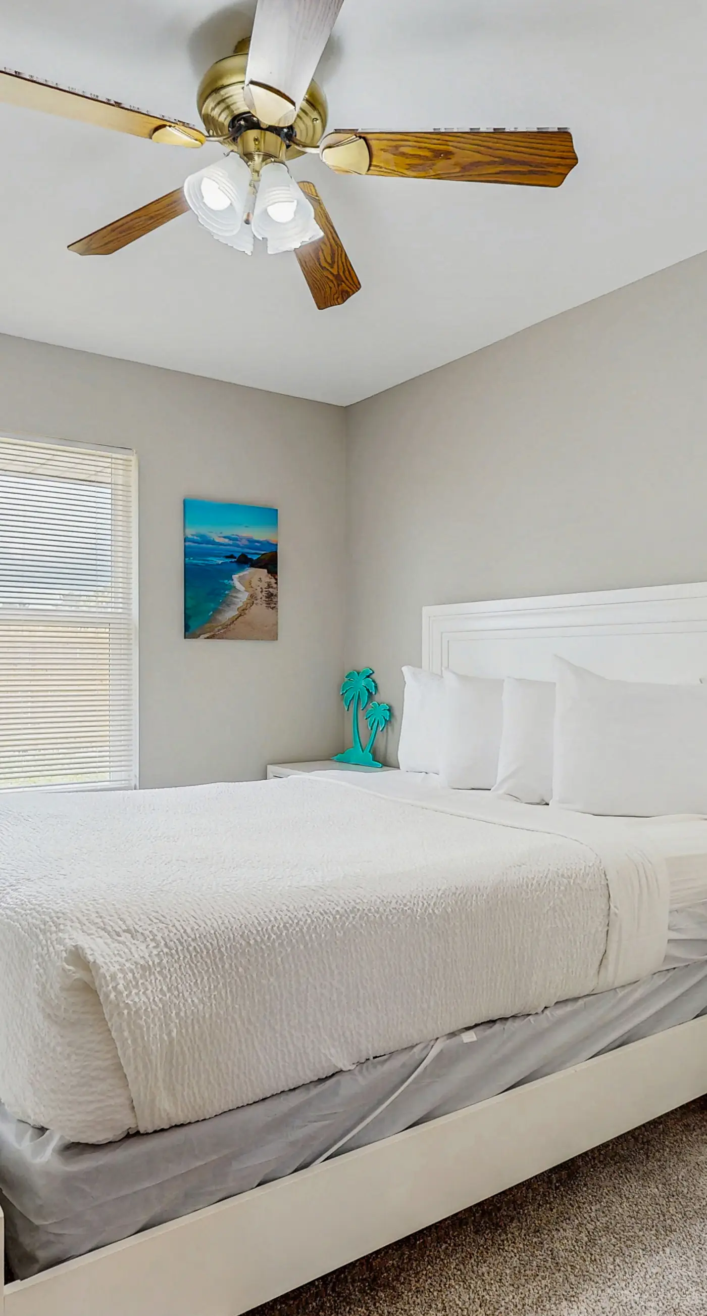 Gorgeous coastal home, dog-friendly, game room and close to everything