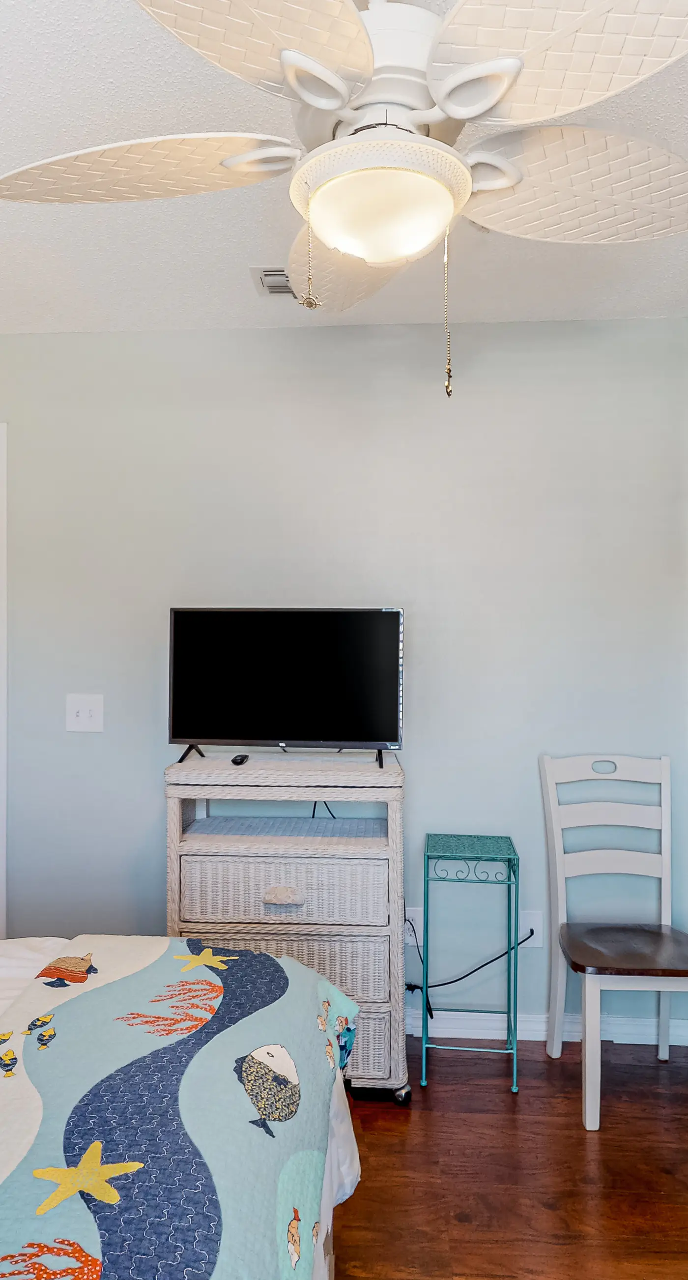 Sunny coastal condo with pool, balcony & sound view - walk to the beach