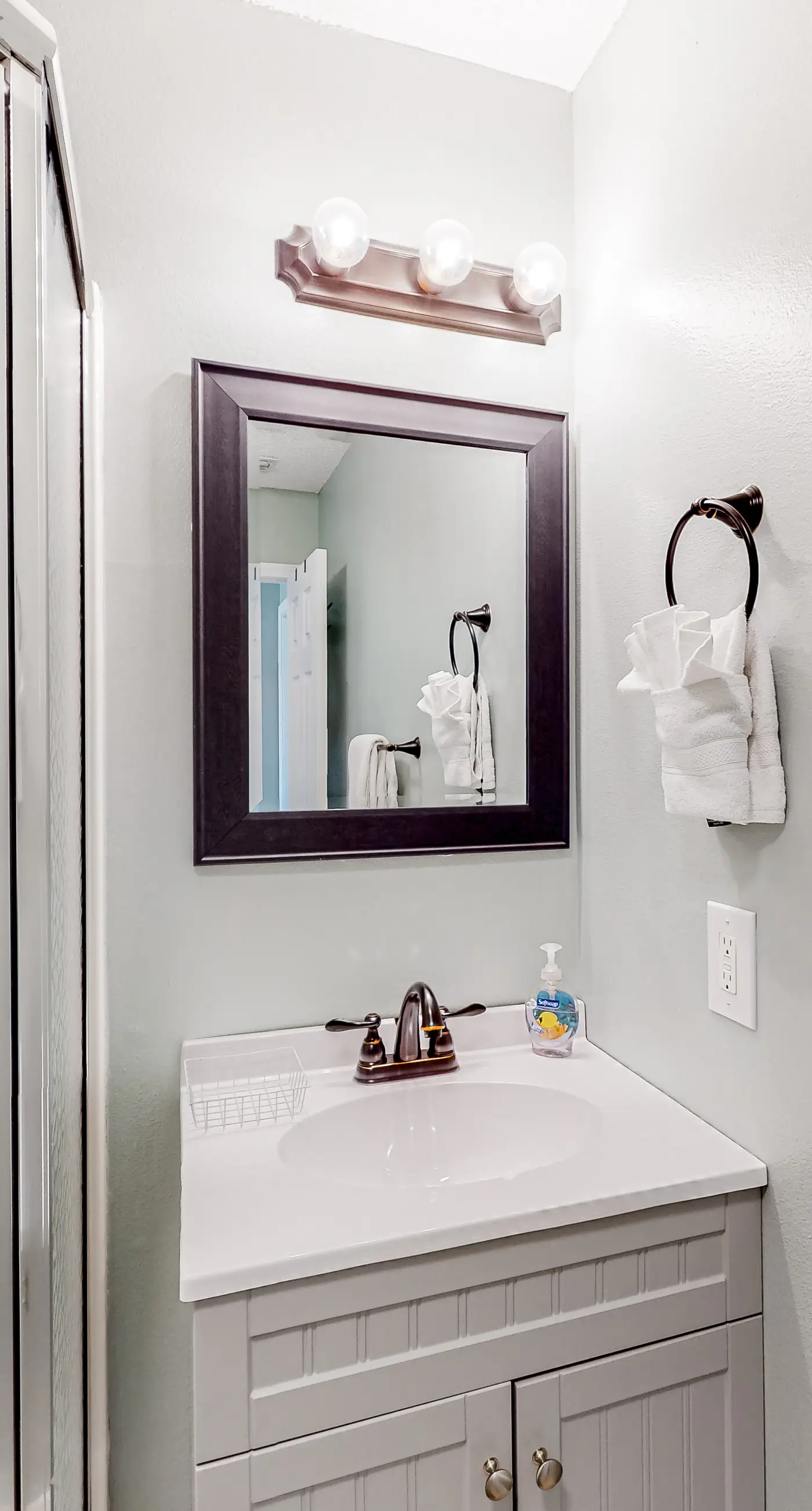 Sunny coastal condo with pool, balcony & sound view - walk to the beach