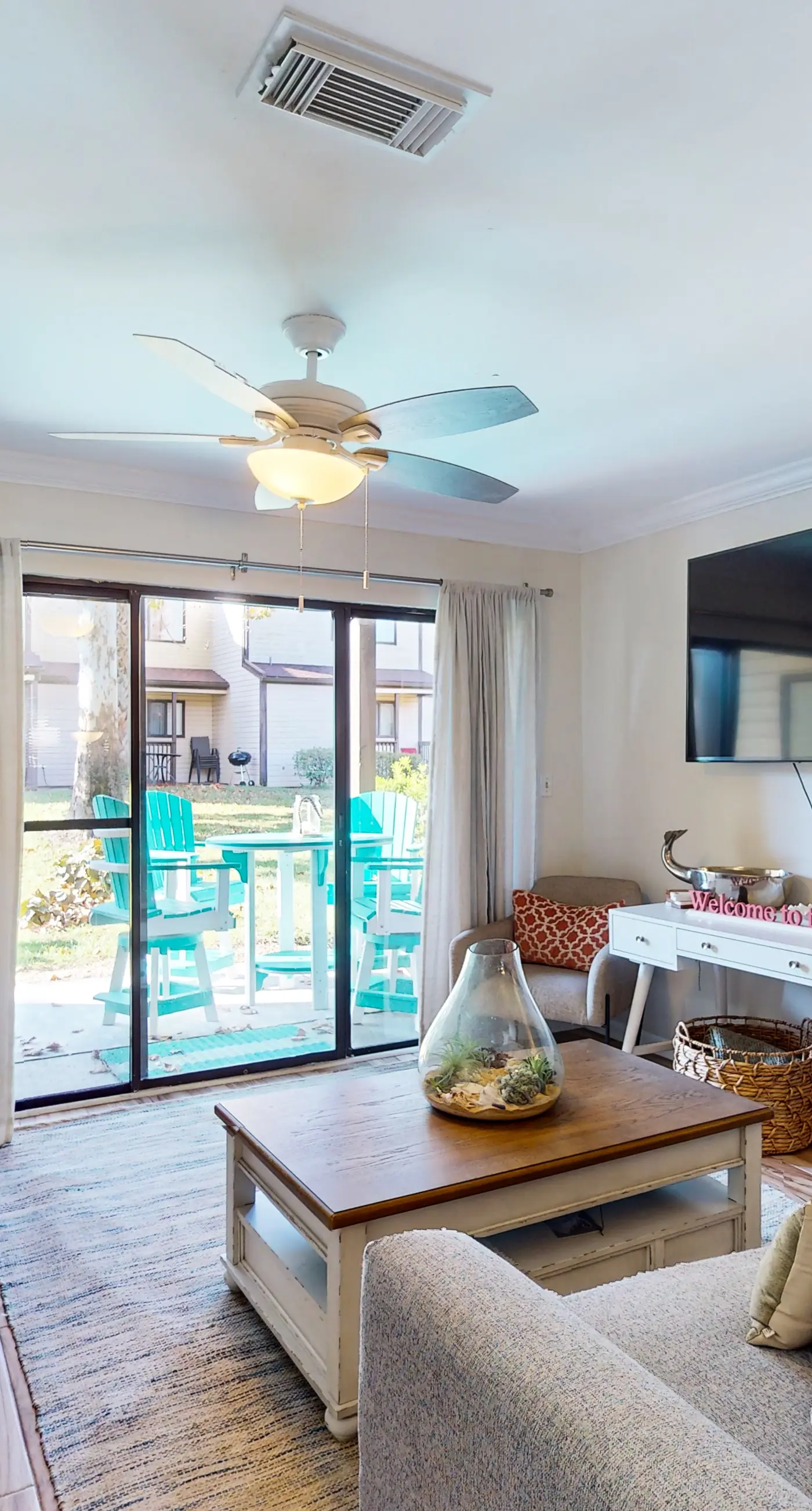 Renovated Townhome with Central AC, Shared Pools & Hot Tubs–Minutes to Beach
