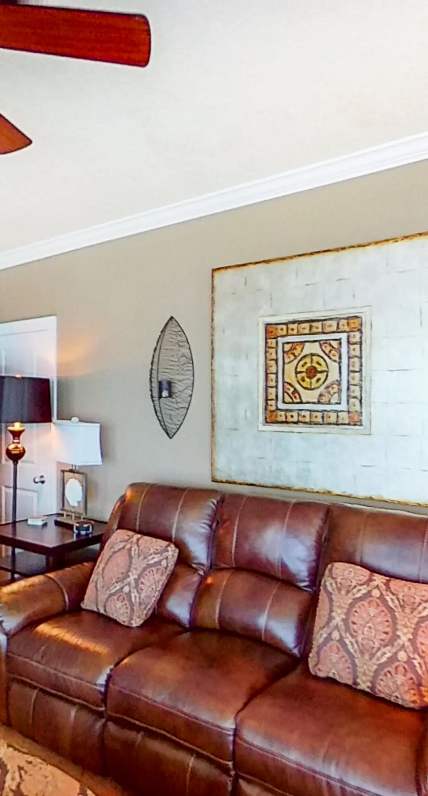 Stunning corner-condo with panoramic views, wraparound deck & beach access