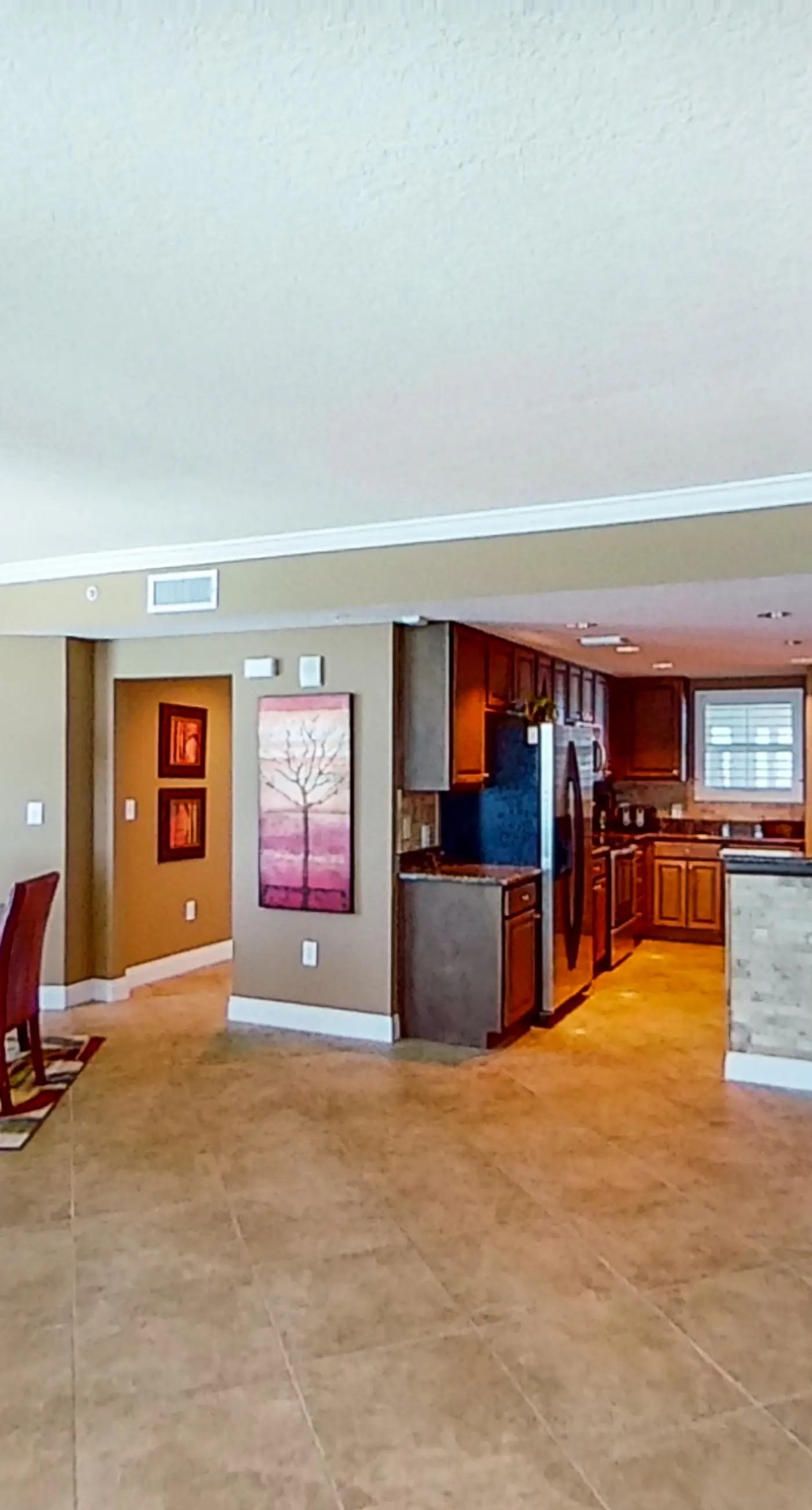 Stunning corner-condo with panoramic views, wraparound deck & beach access