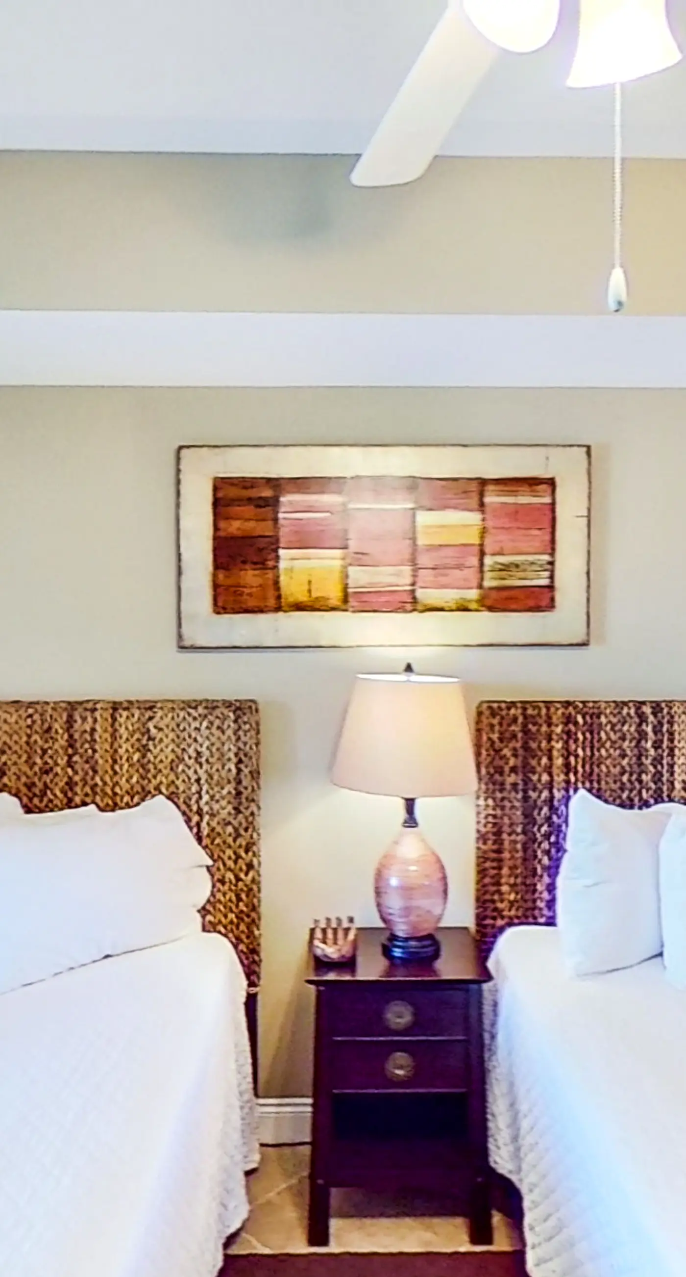 Stunning corner-condo with panoramic views, wraparound deck & beach access