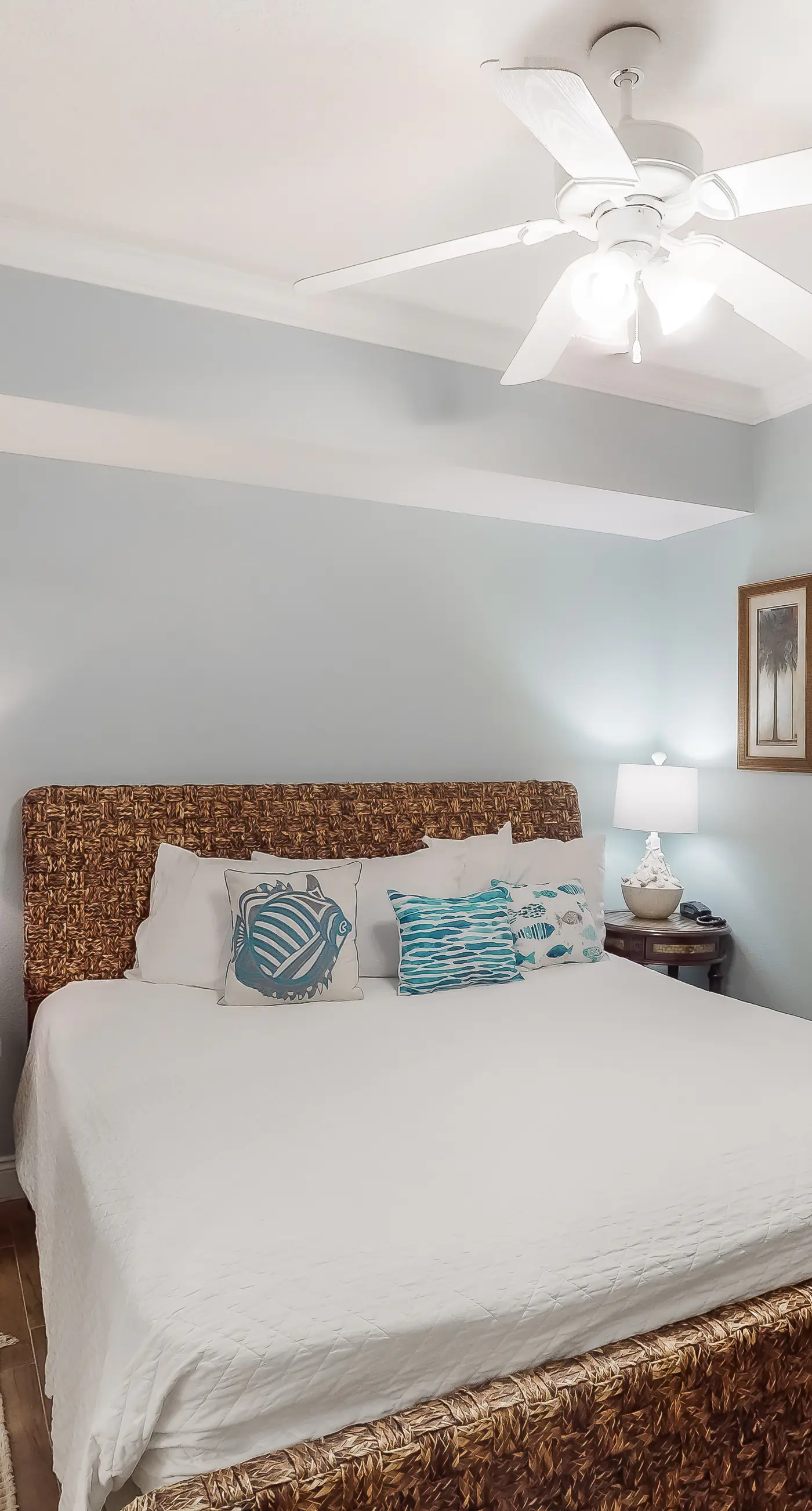 Gulf-facing condo with pool, scenic balcony, beach service & beach access