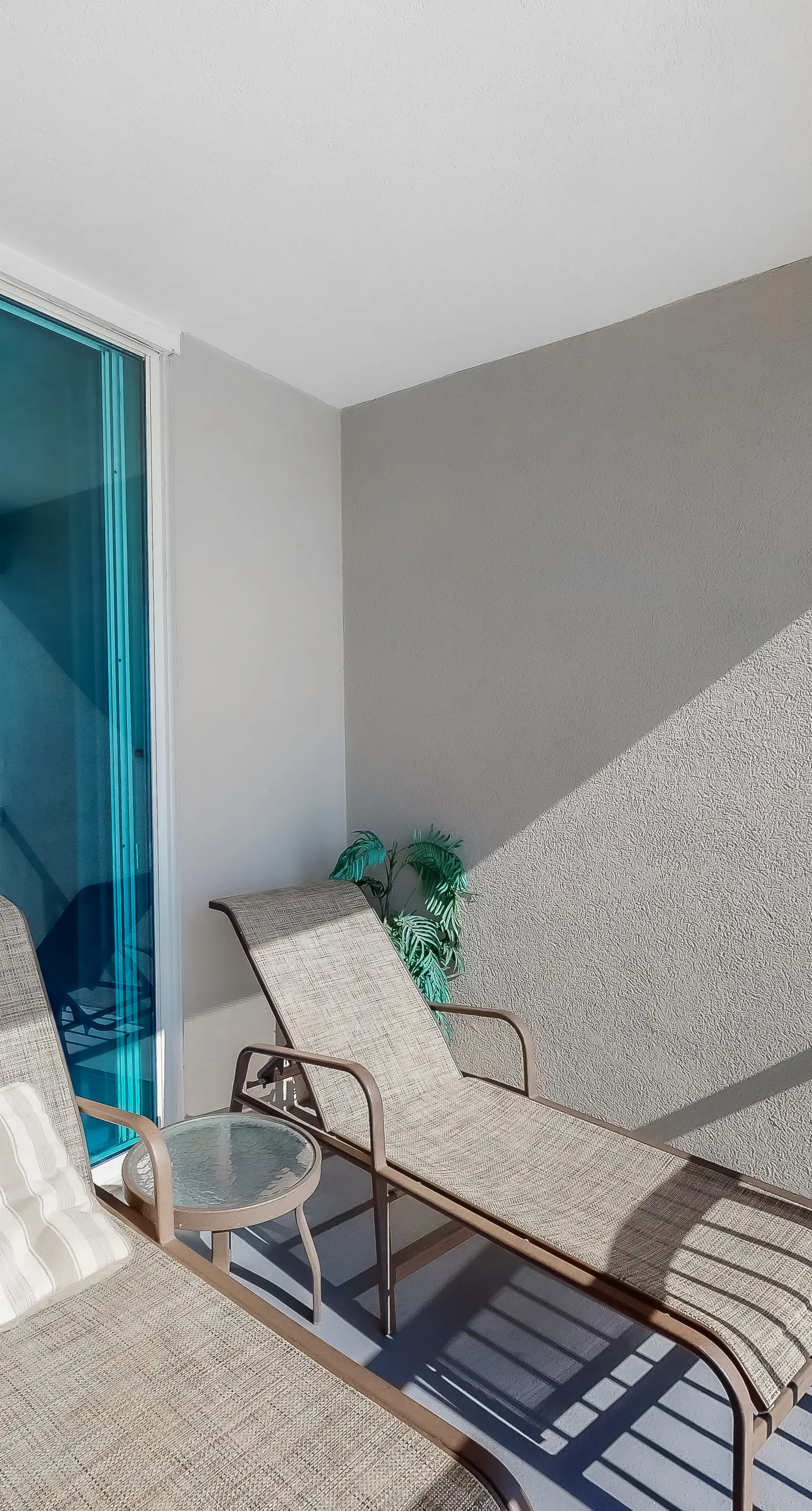 Gulf-facing condo with pool, scenic balcony, beach service & beach access