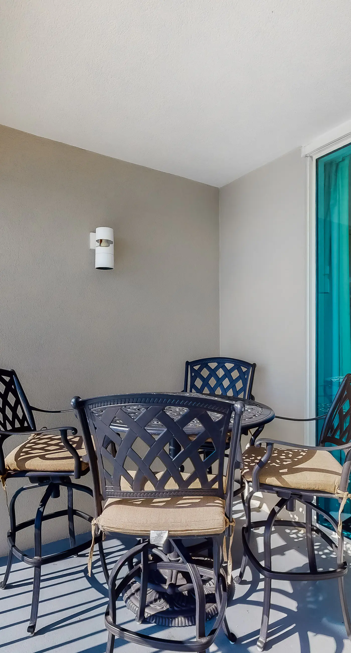 Gulf-facing condo with pool, scenic balcony, beach service & beach access