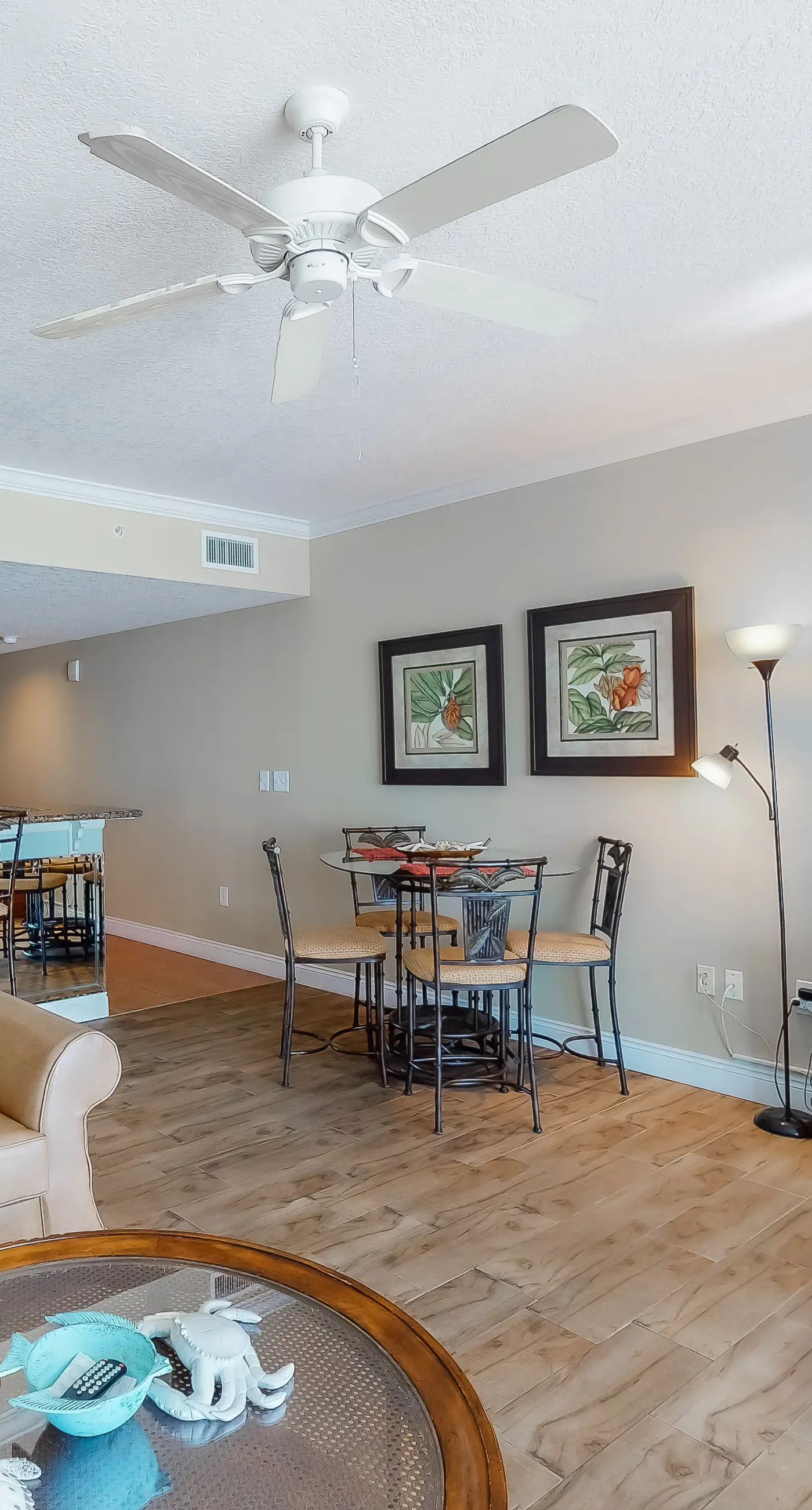 Gulf-facing condo with pool, scenic balcony, beach service & beach access