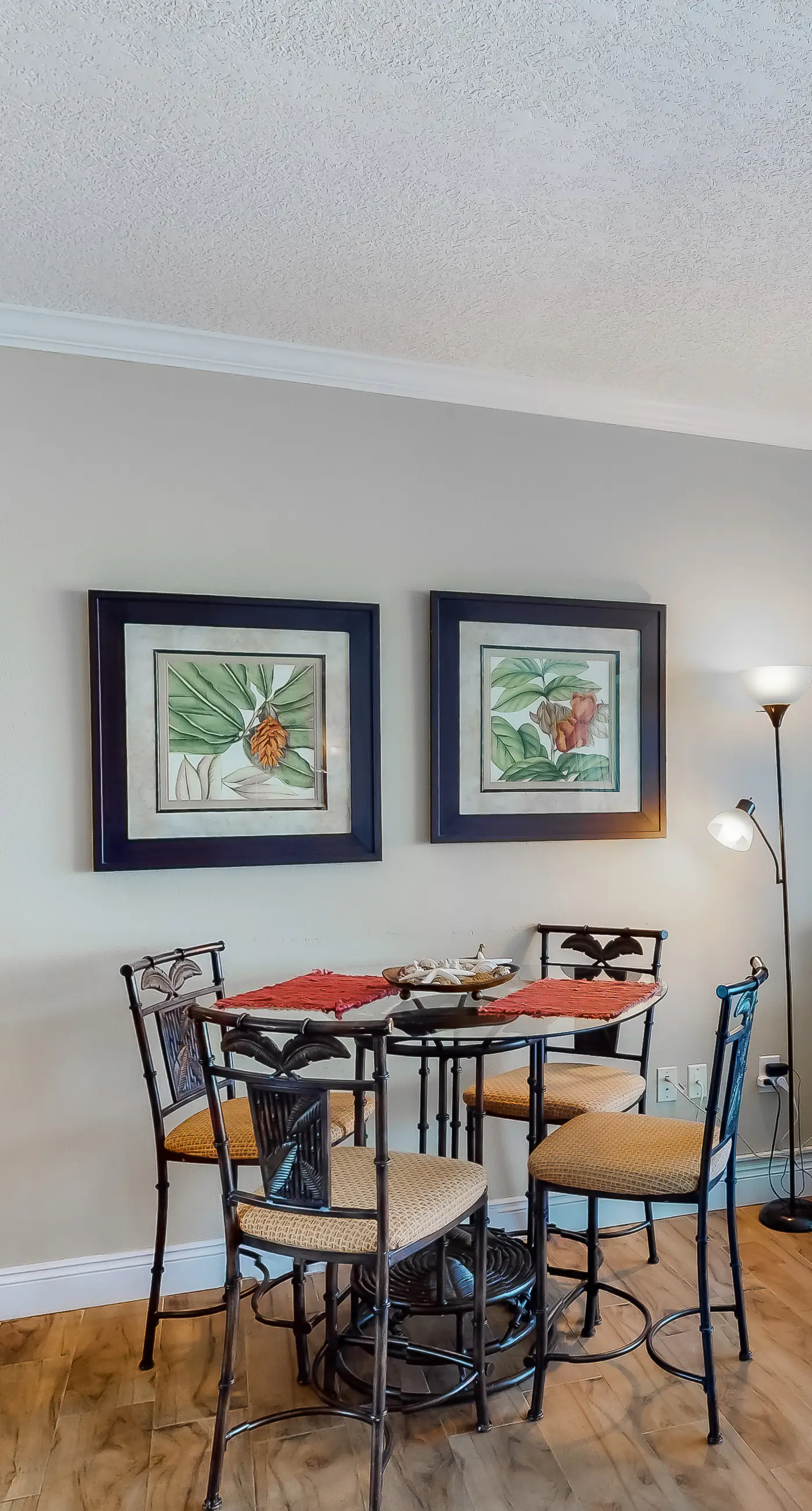 Gulf-facing condo with pool, scenic balcony, beach service & beach access