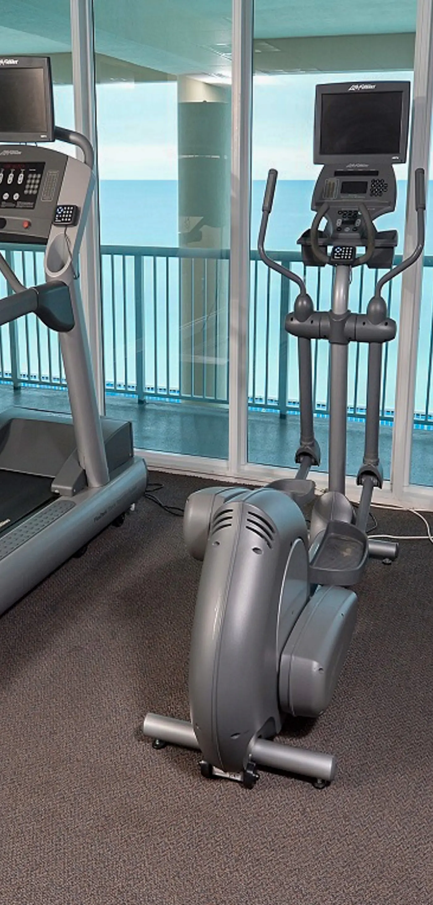 Gulf-facing condo with pool, scenic balcony, beach service & beach access