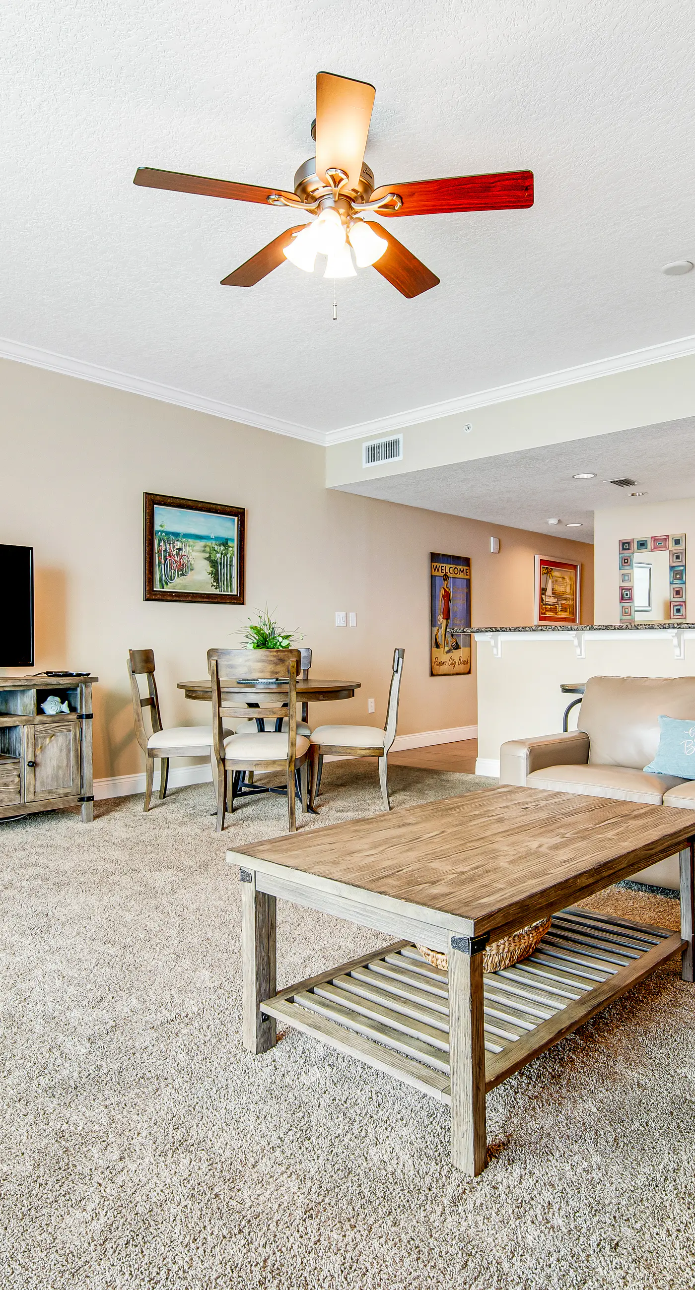 Panama City paradise on the beach with pool & balcony view