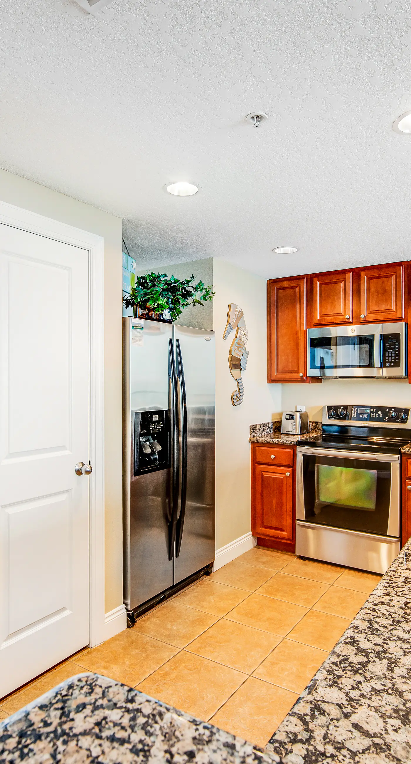 Panama City paradise on the beach with pool & balcony view