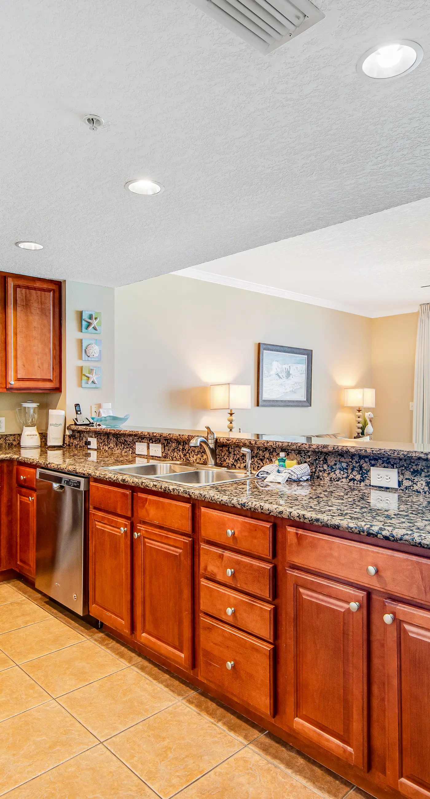 Panama City paradise on the beach with pool & balcony view