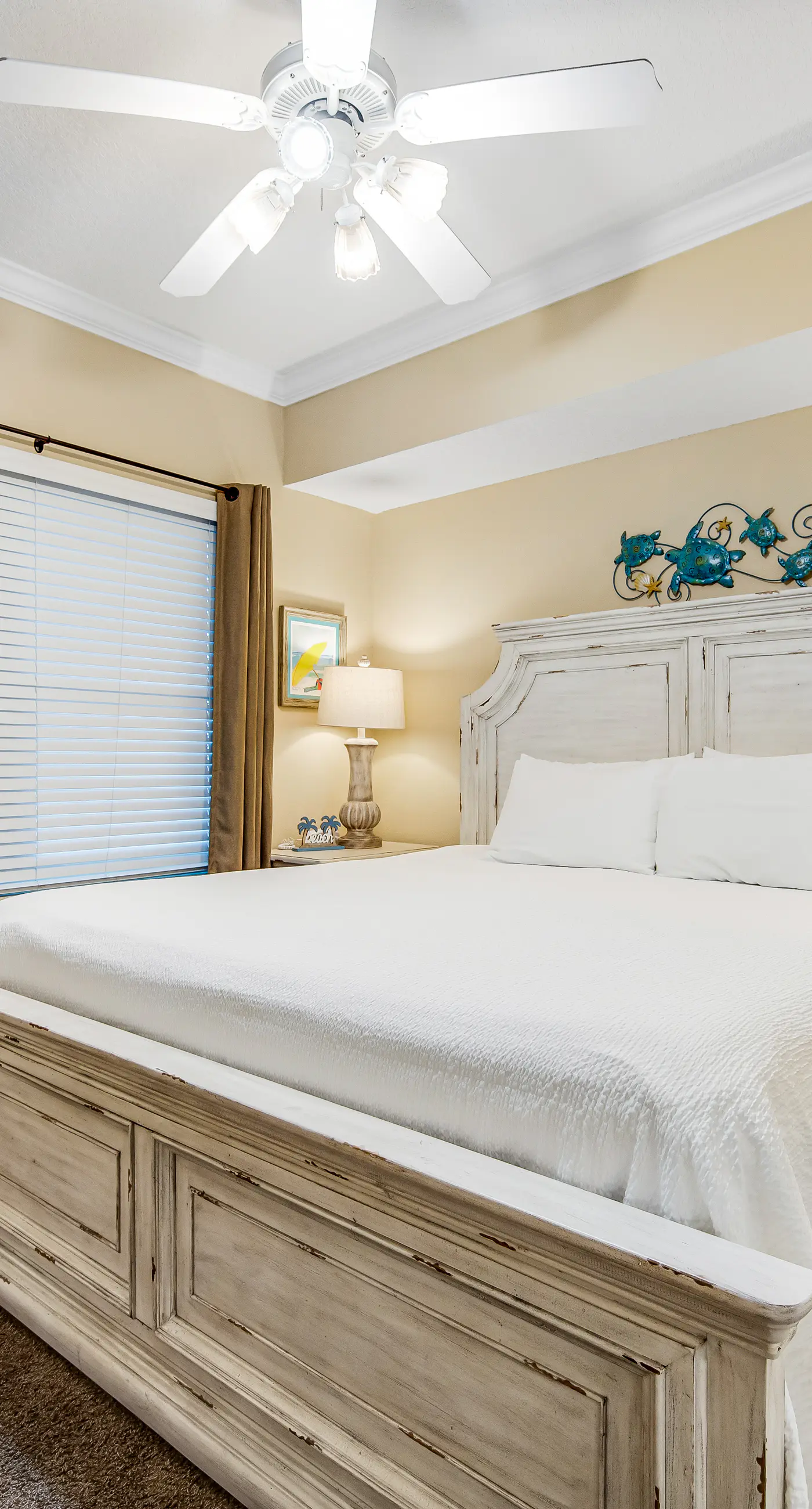 Panama City paradise on the beach with pool & balcony view