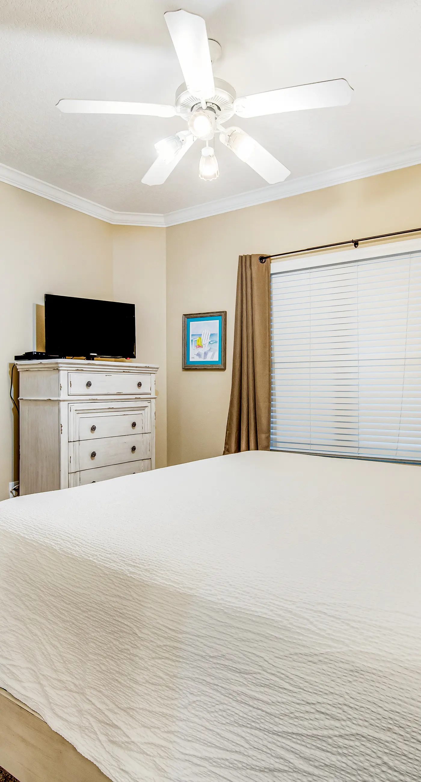 Panama City paradise on the beach with pool & balcony view