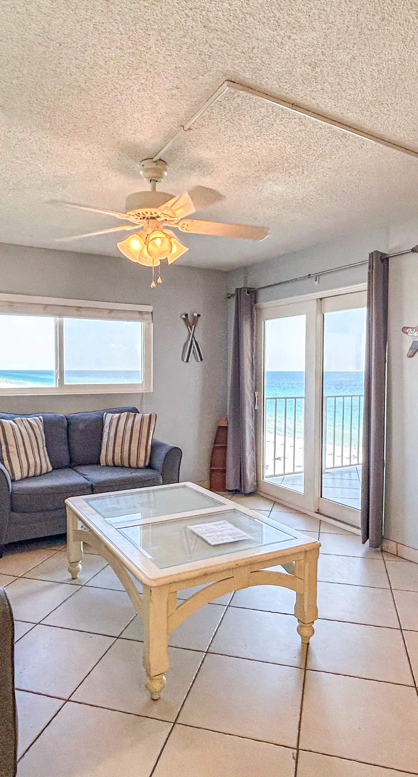 Beachfront Condo, gorgeous views, shared pool, hot tub, and beach access