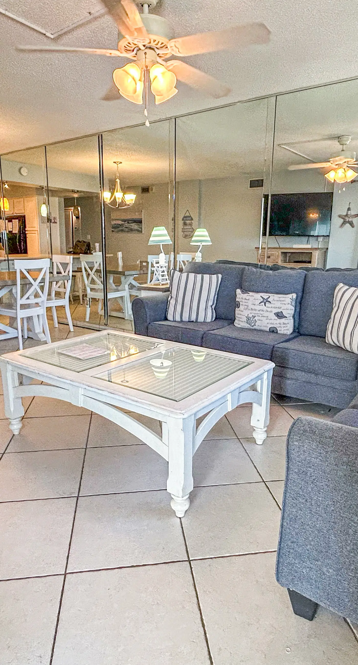 Beachfront Condo, gorgeous views, shared pool, hot tub, and beach access