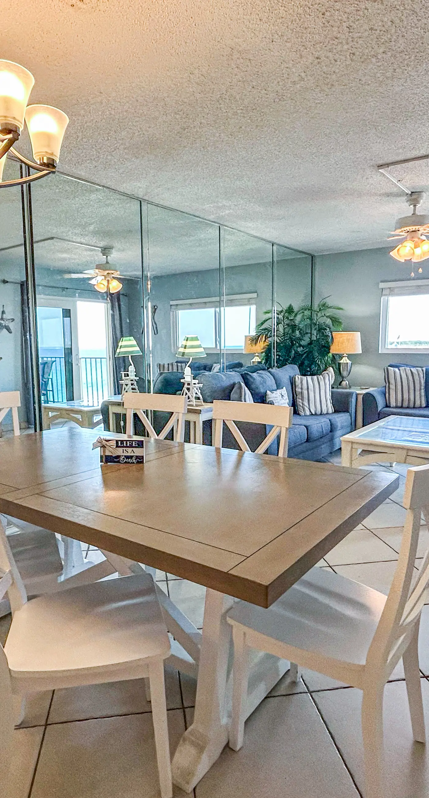 Beachfront Condo, gorgeous views, shared pool, hot tub, and beach access