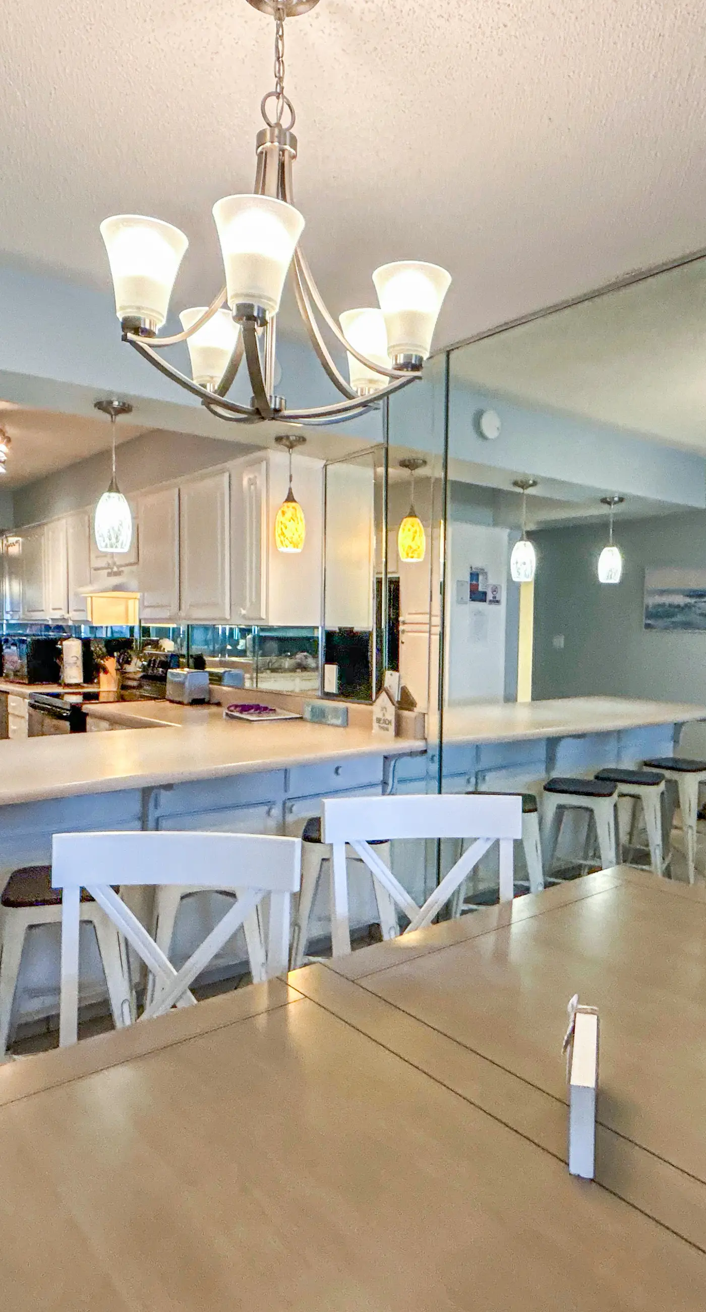 Beachfront Condo, gorgeous views, shared pool, hot tub, and beach access