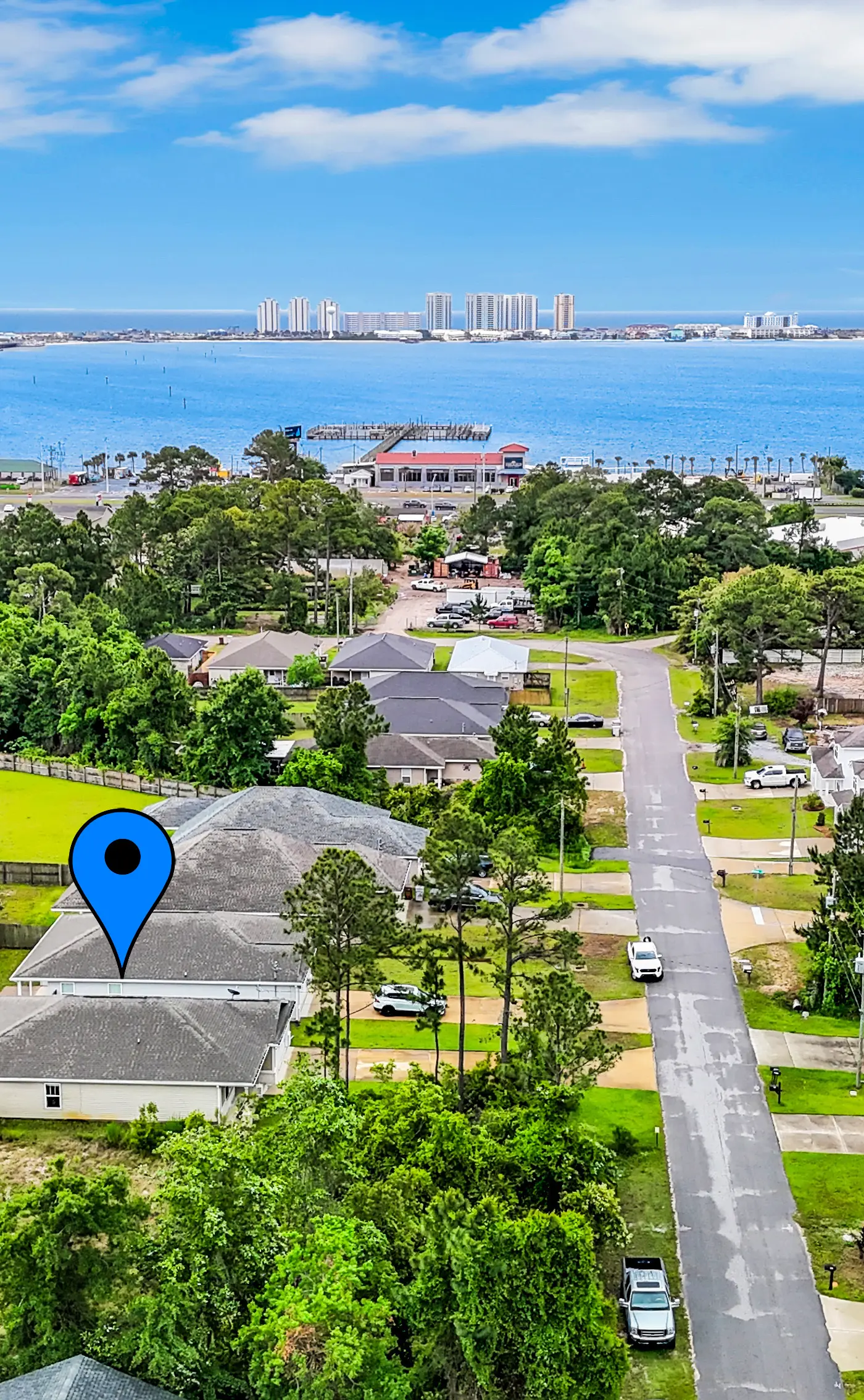 Gorgeous coastal home with plenty of space, close to beach and Pet friendly