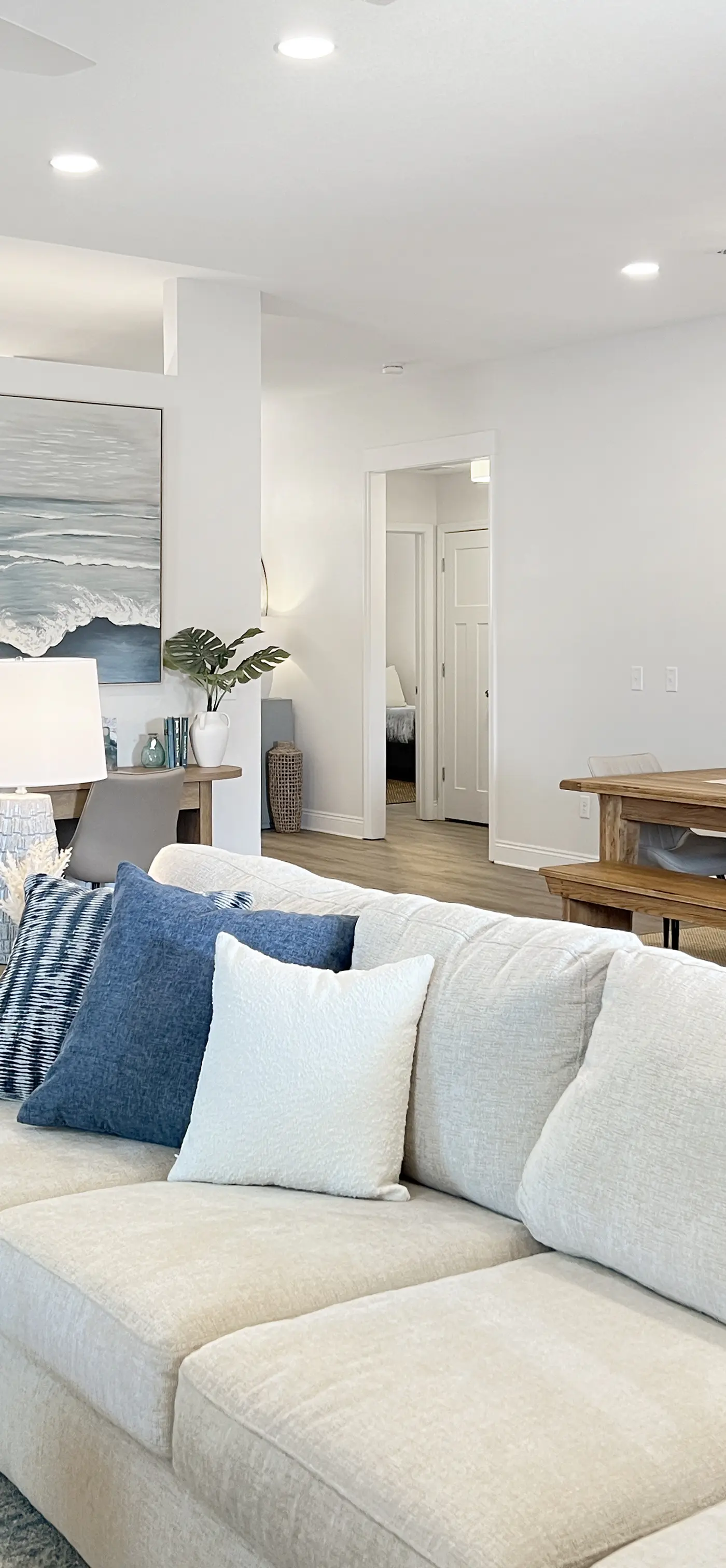 Gorgeous coastal home with plenty of space, close to beach and Pet friendly