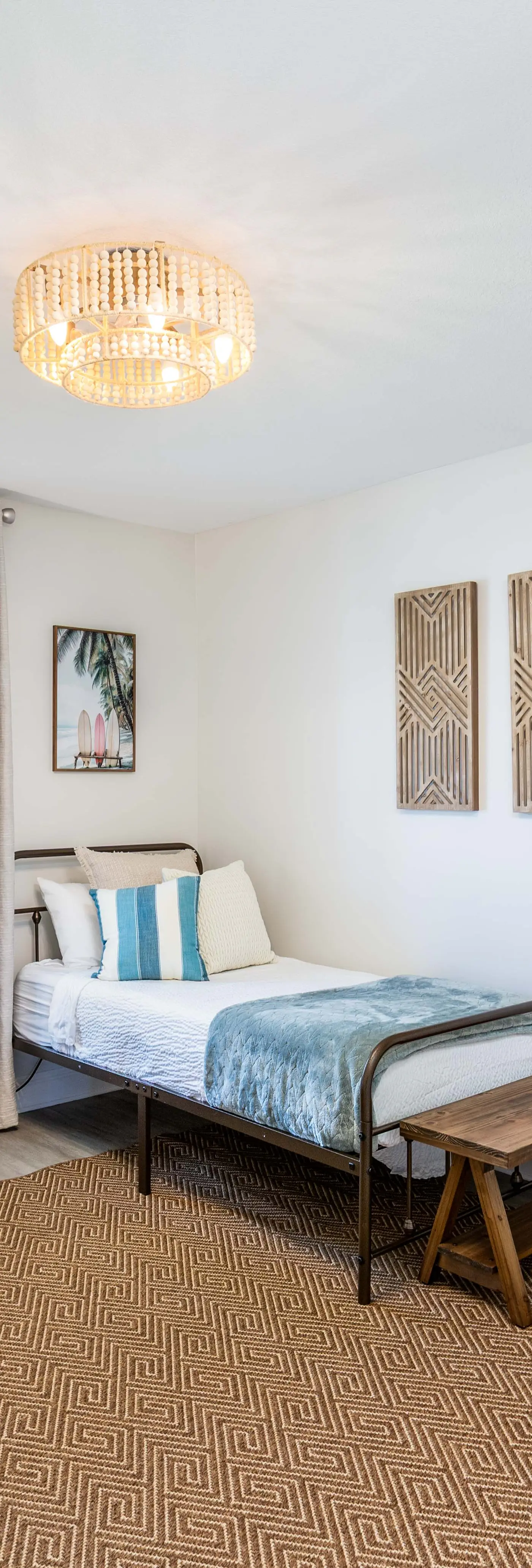 Gorgeous coastal home with plenty of space, close to beach and Pet friendly