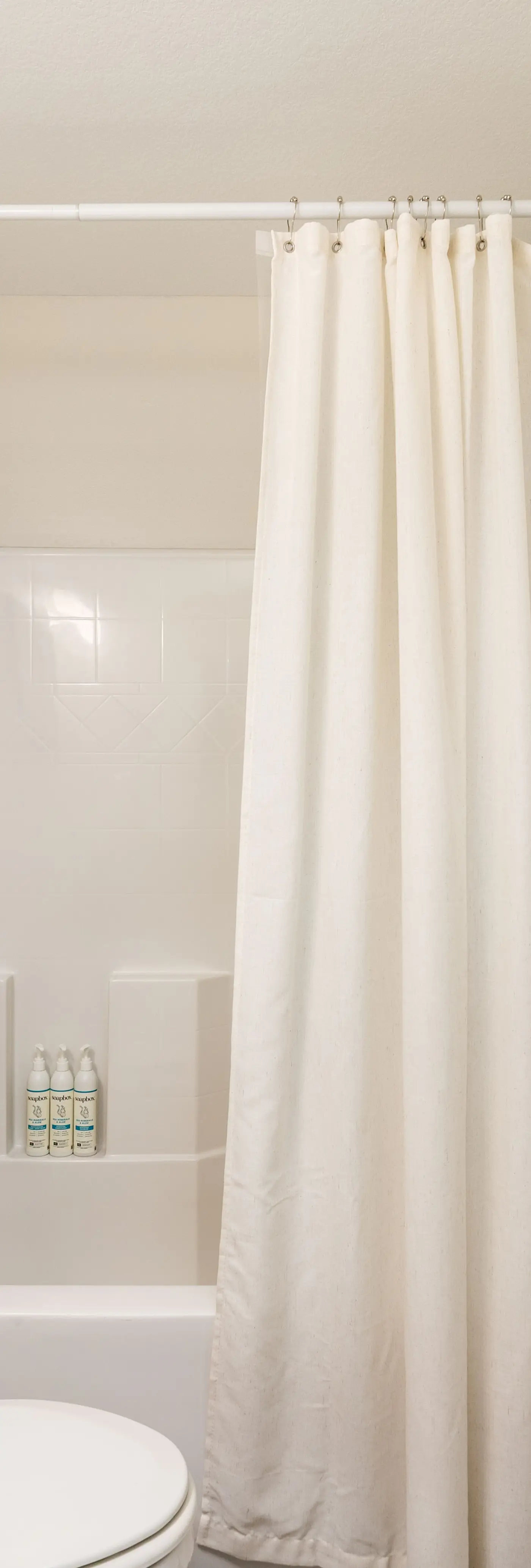 Gorgeous coastal home with plenty of space, close to beach and Pet friendly