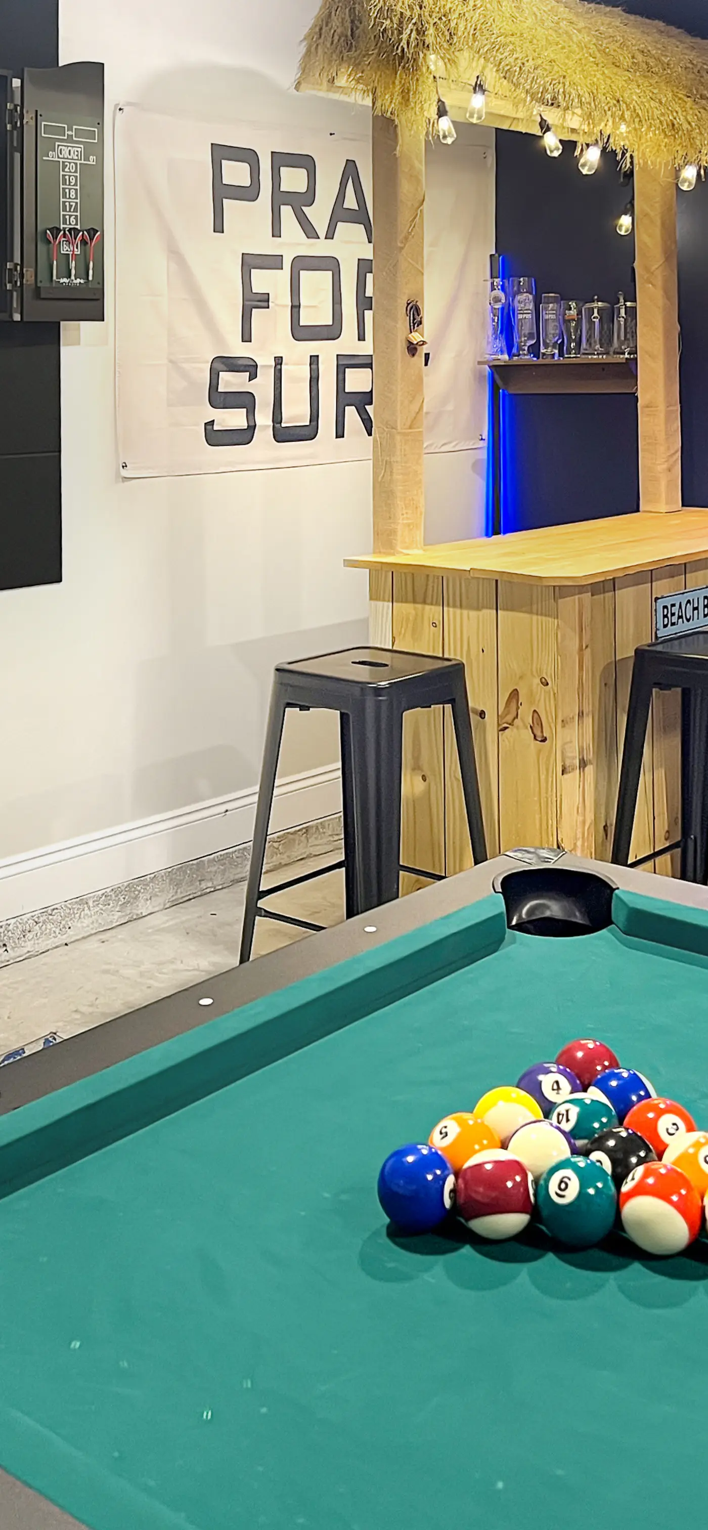 Gorgeous coastal home with plenty of space, close to beach and Pet friendly