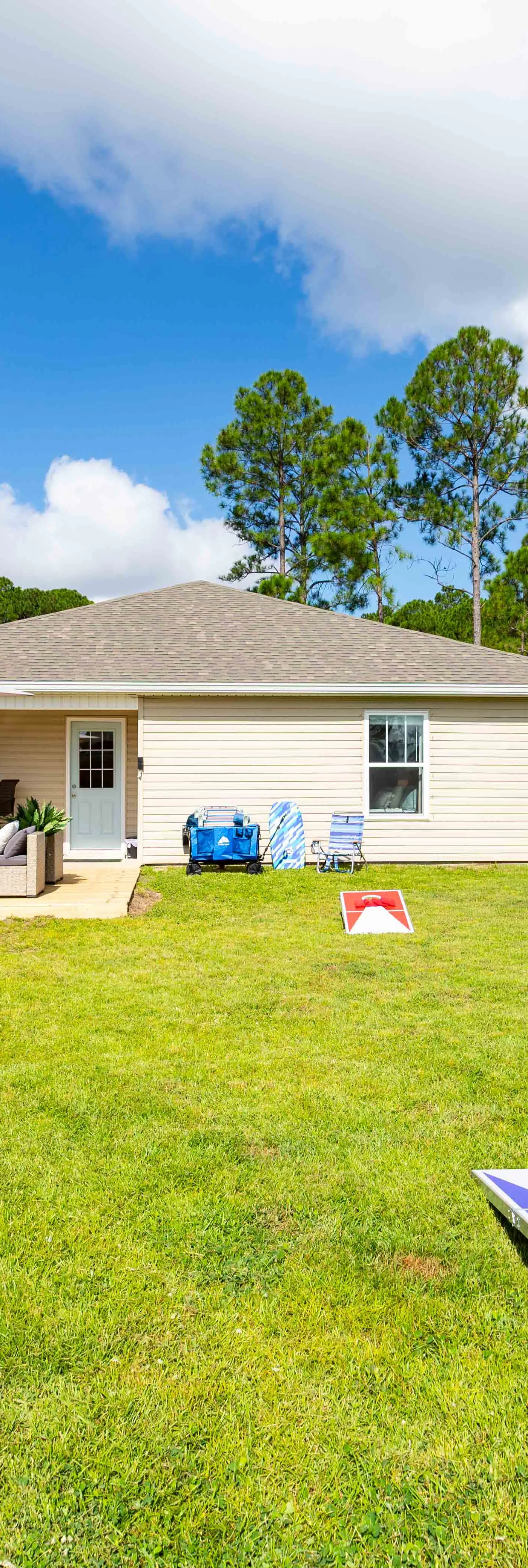 Gorgeous coastal home with plenty of space, close to beach and Pet friendly