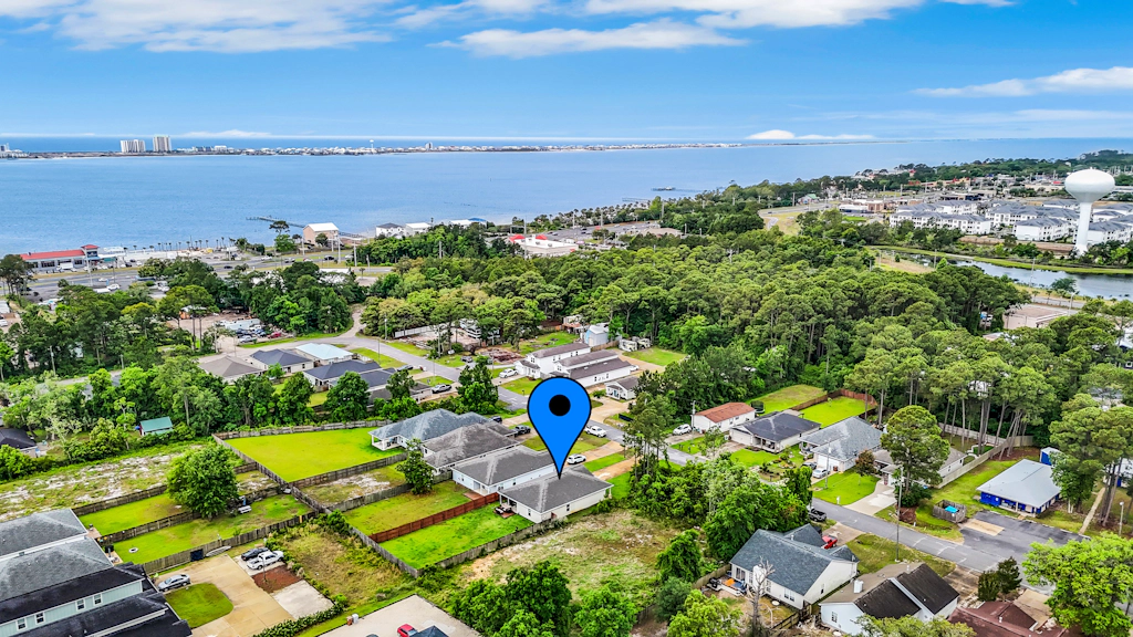 Gorgeous coastal home with plenty of space, close to beach and Pet friendly