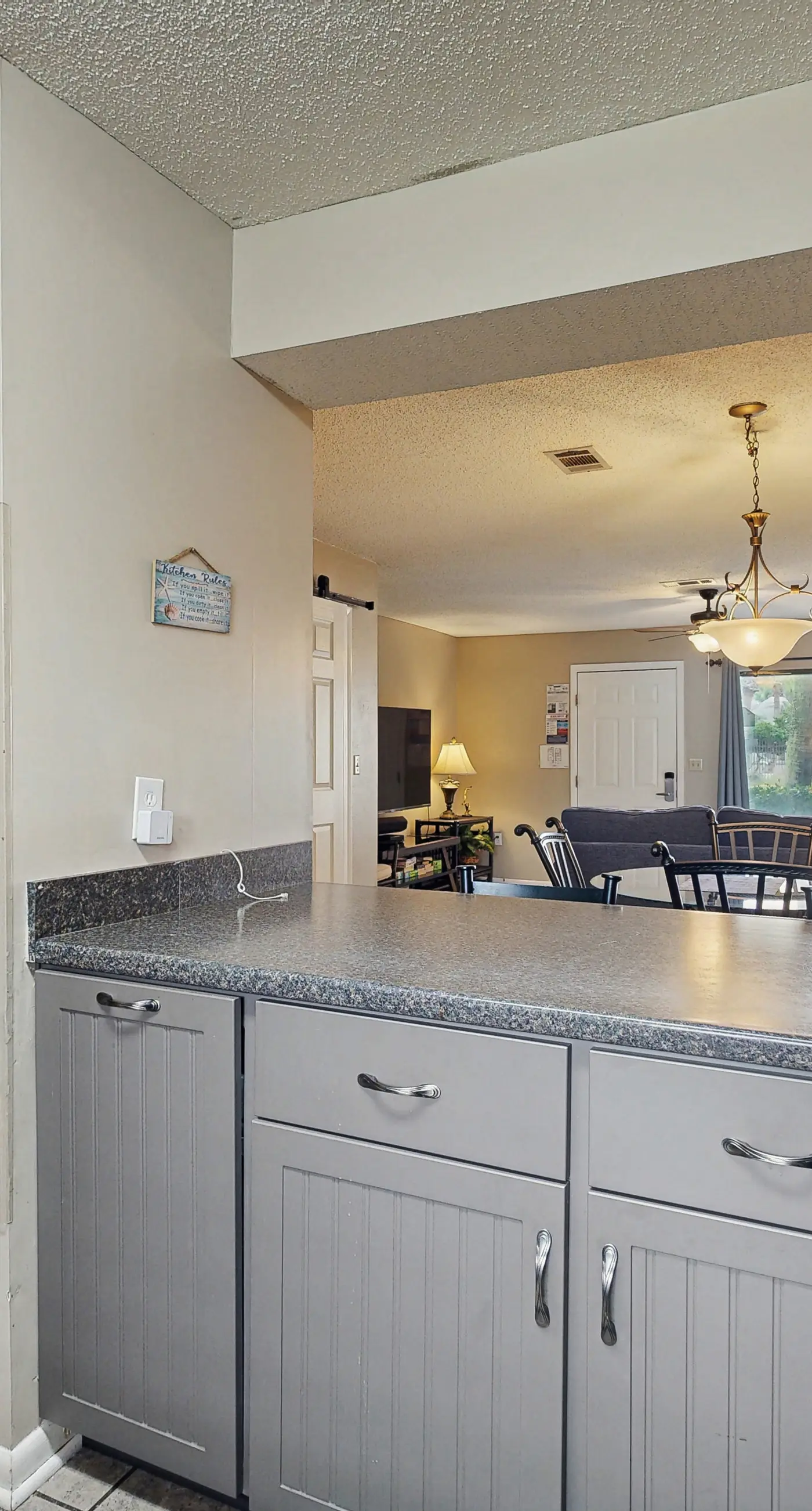 Resort condo with balcony, pools, hot tub & gym - near beach