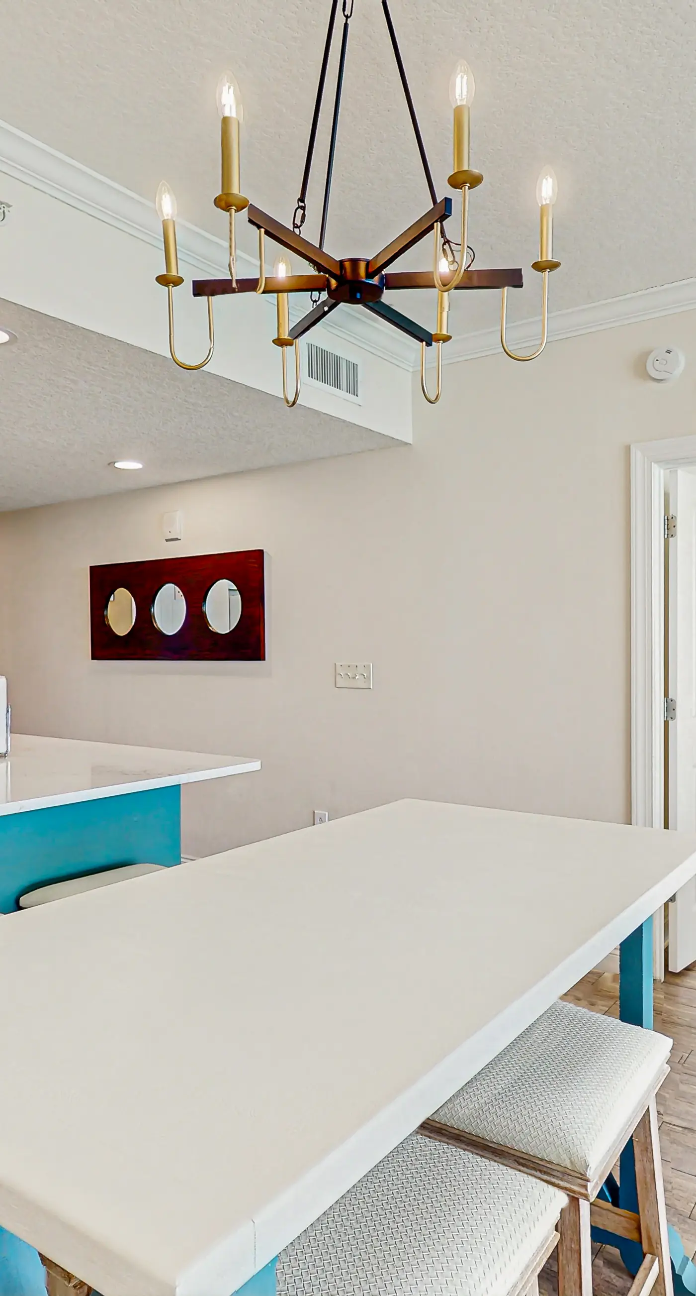 Modern, Gulf-front condo with pool, hot tub & high-speed WiFi